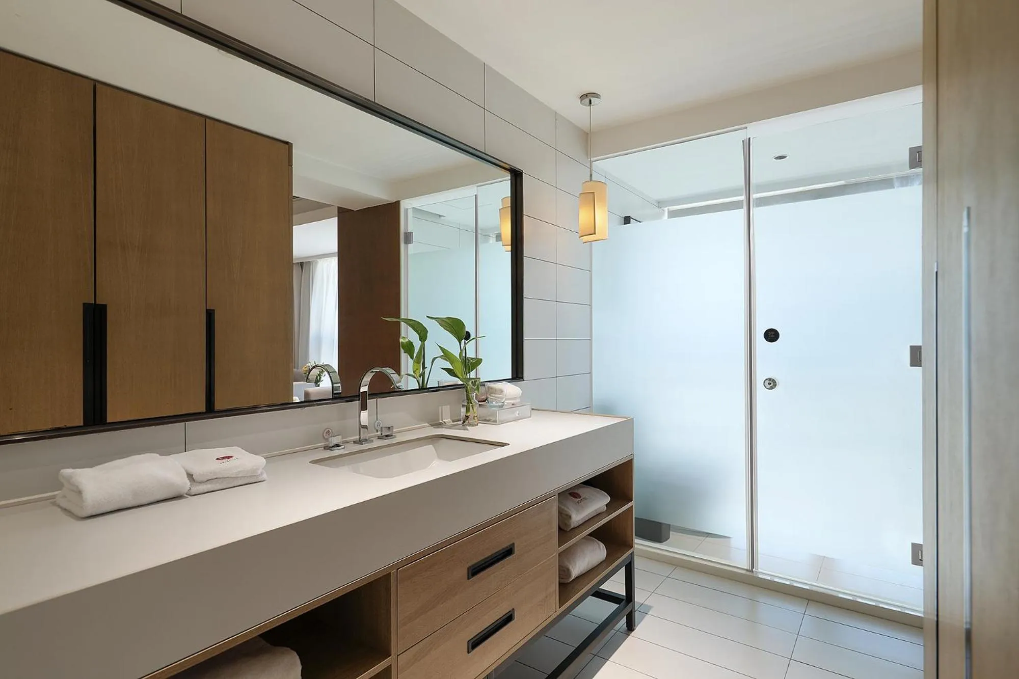 Bathroom in Hongdu Hotel