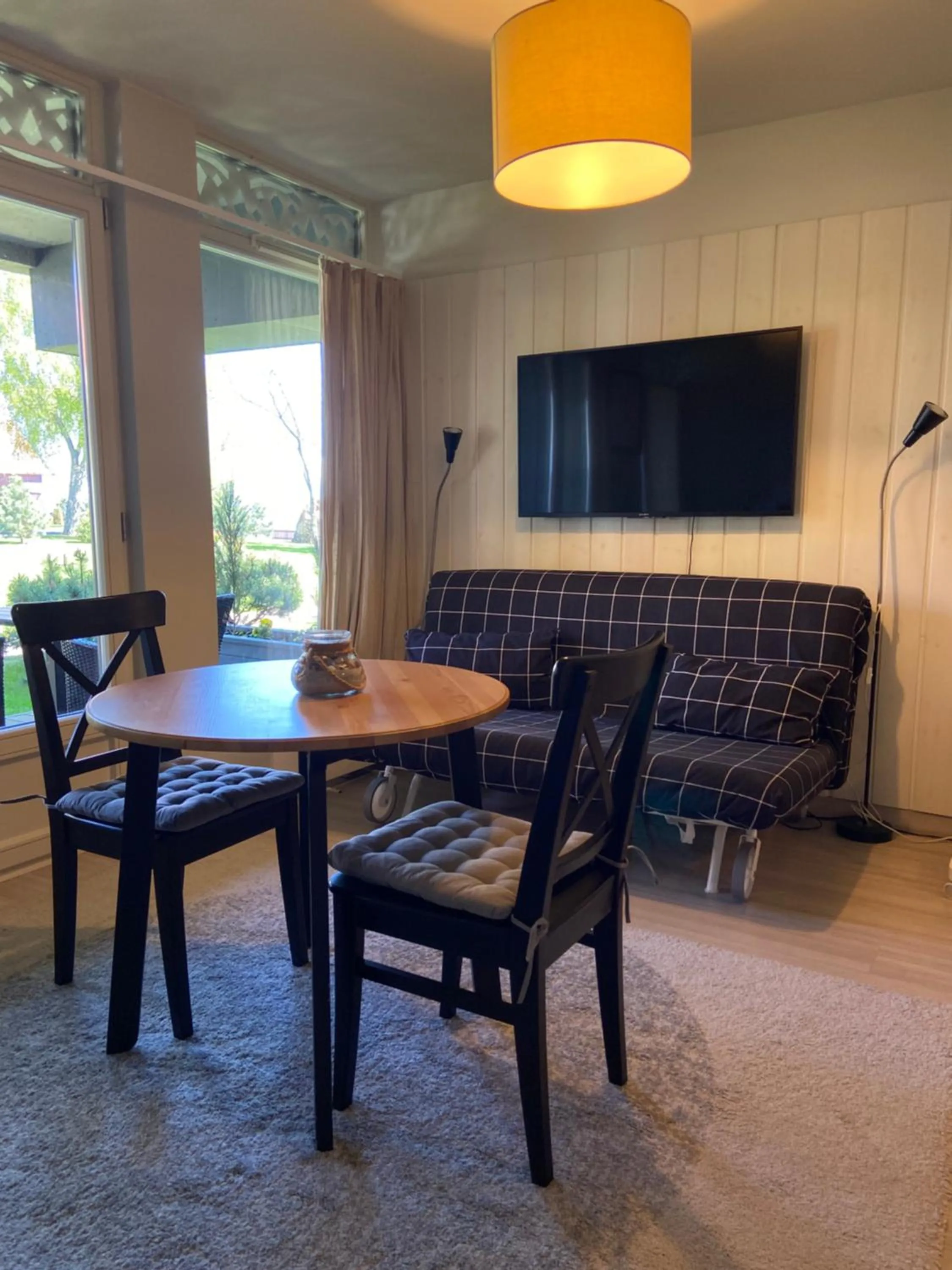 Lagoon-view apartment in Preila