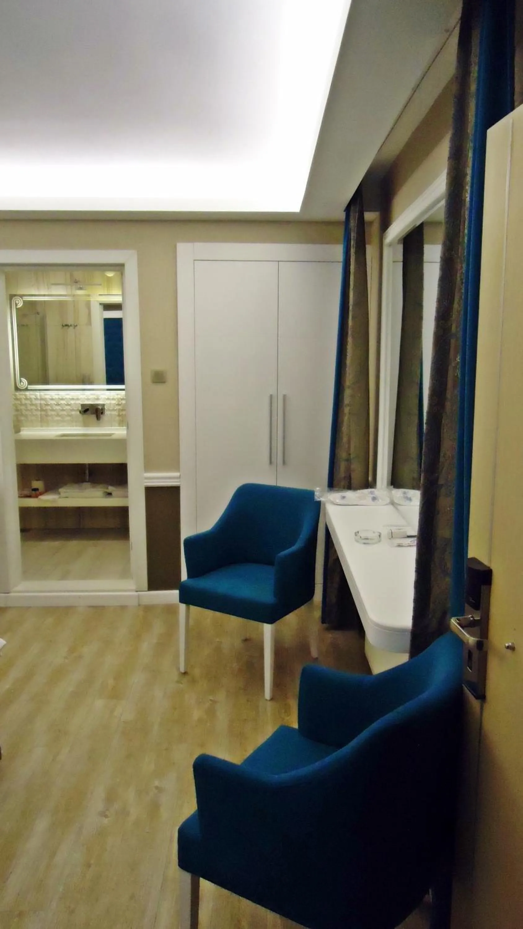 Seating area in Berrak Otel