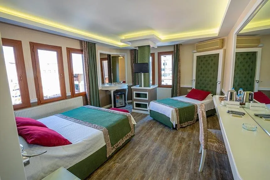 Photo of the whole room, Bed in Berrak Otel