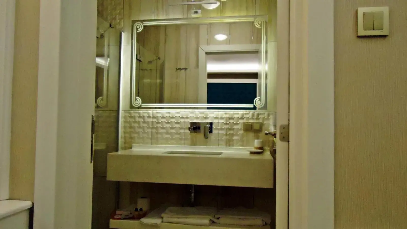 Bathroom in Berrak Otel Bathroom in Berrak Otel