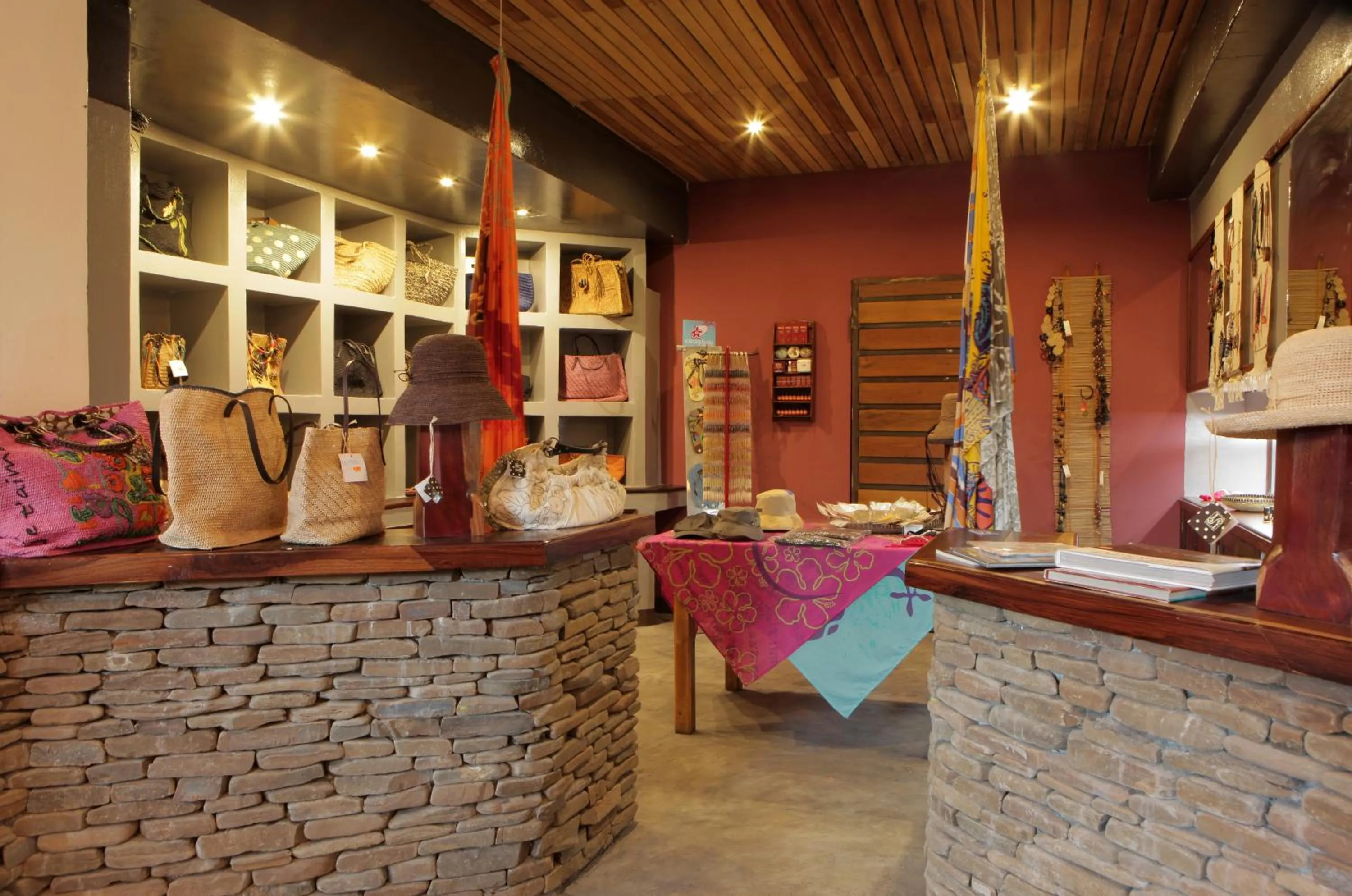 On-site shops in Hôtel Sarimanok