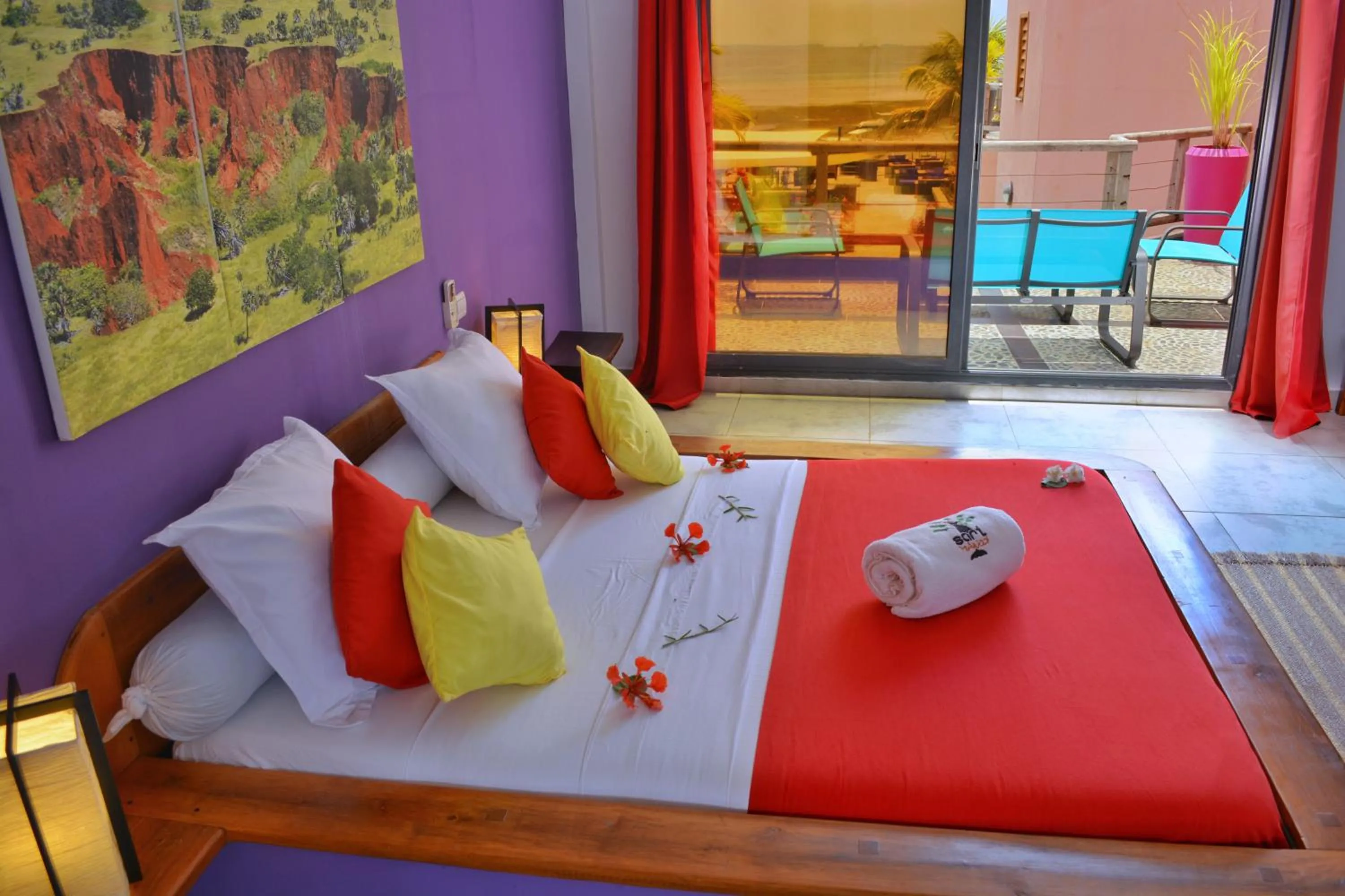 Bed in Hôtel Sarimanok