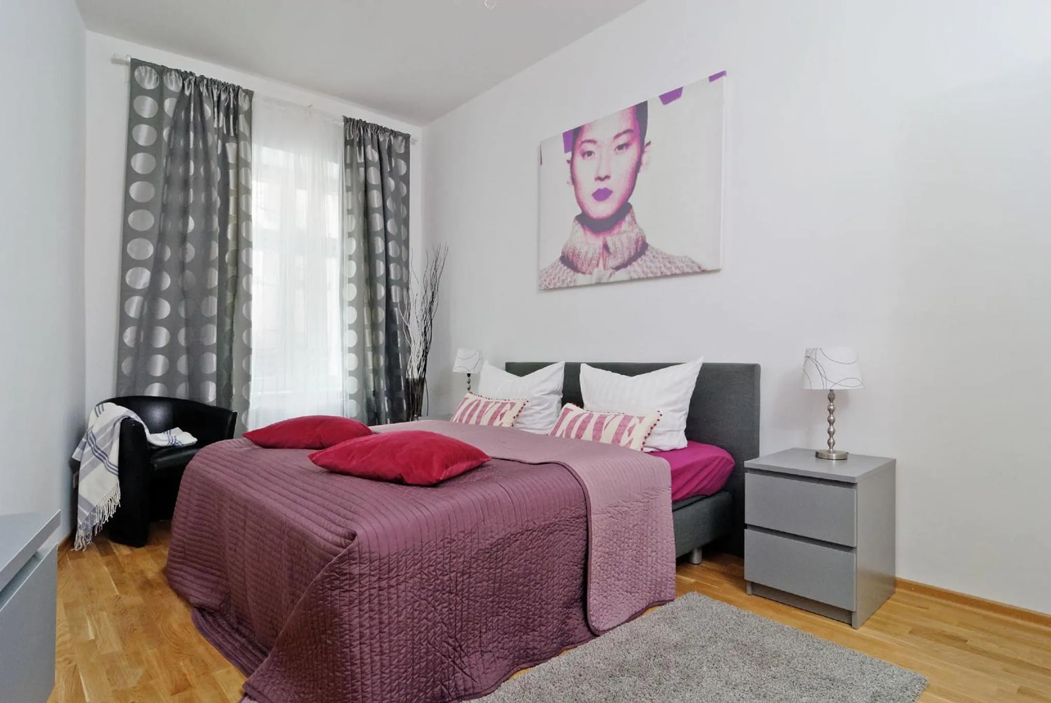 Day, Bed in Grand Central Mitte Apartment