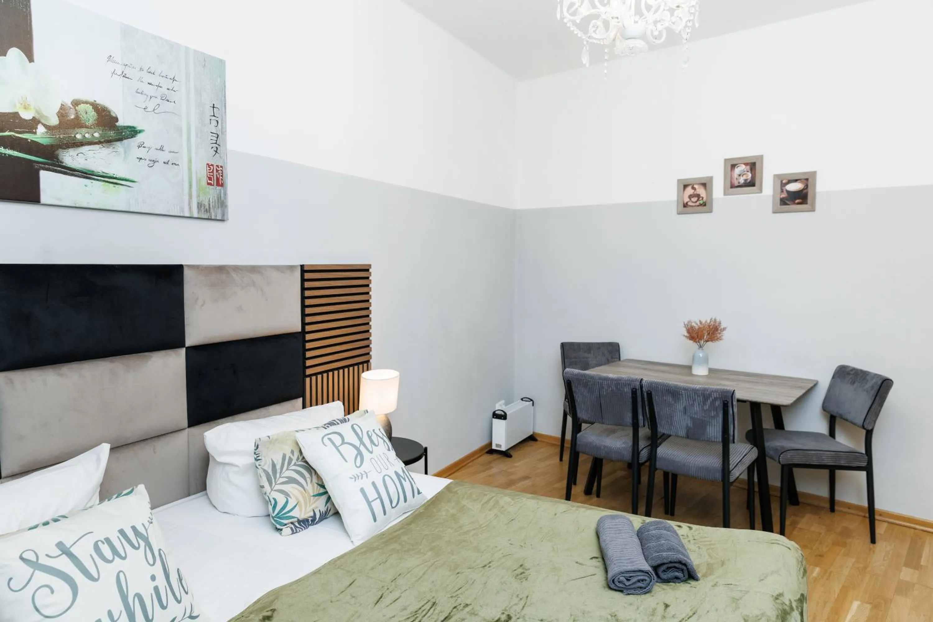 Photo of the whole room, Bed in Grand Central Mitte Apartment
