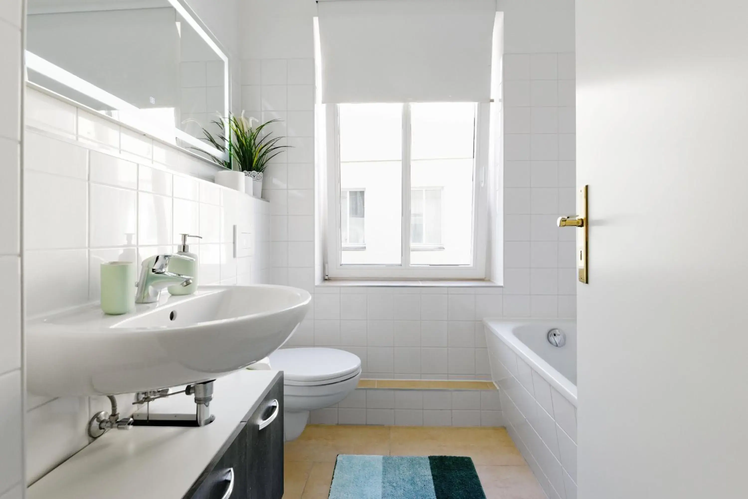 One-Bedroom Apartment in Grand Central Mitte Apartment One-Bedroom Apartment in Grand Central Mitte Apartment