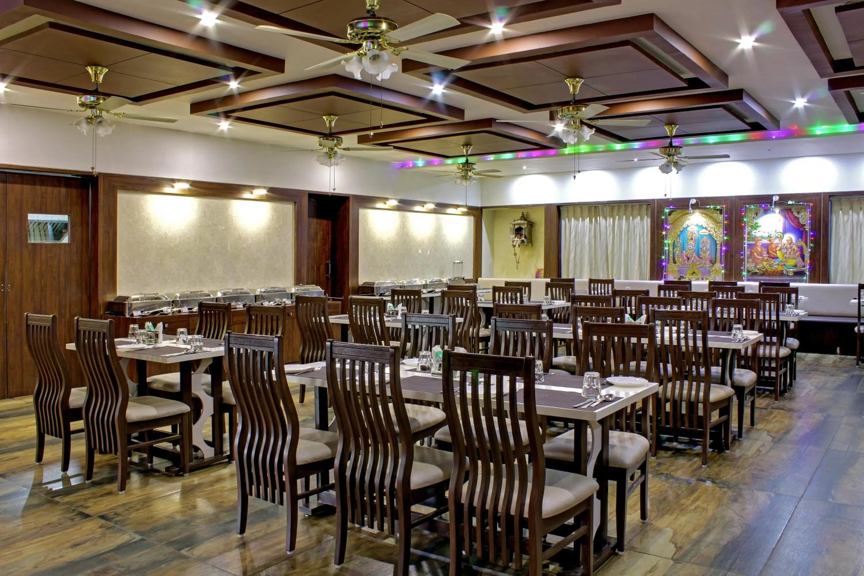 Restaurant/places to eat in Vishal Lords Inn Gir Forest
