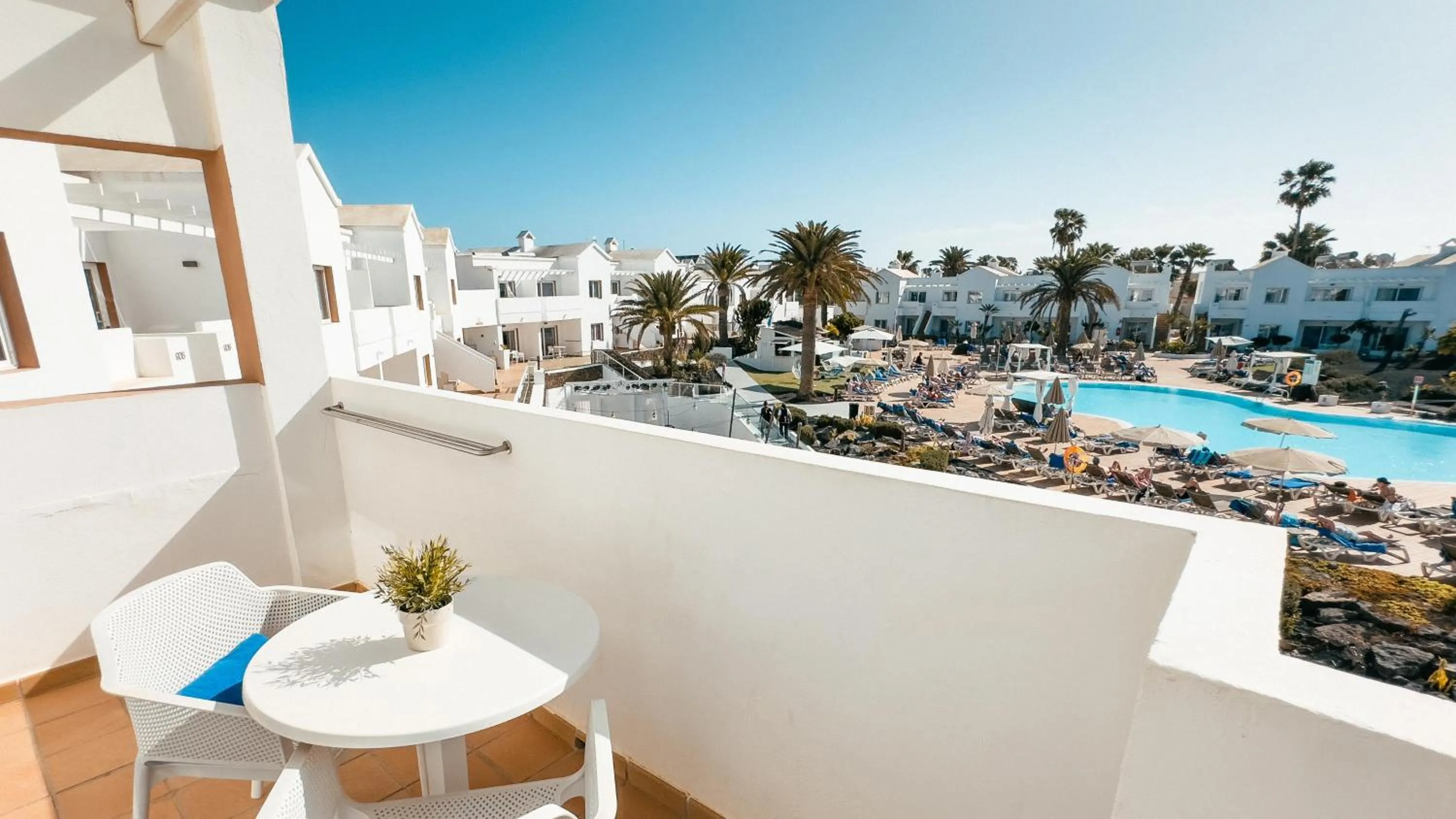 Photo of the whole room in Labranda Corralejo Village