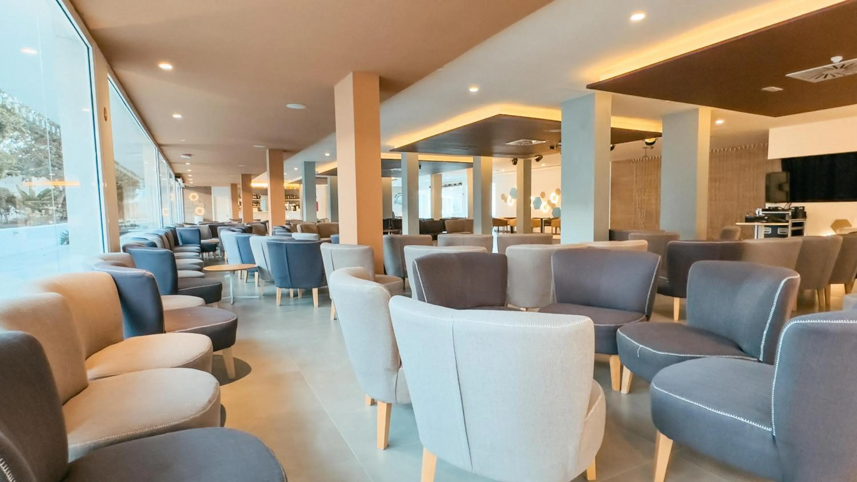 Lounge or bar in Labranda Corralejo Village