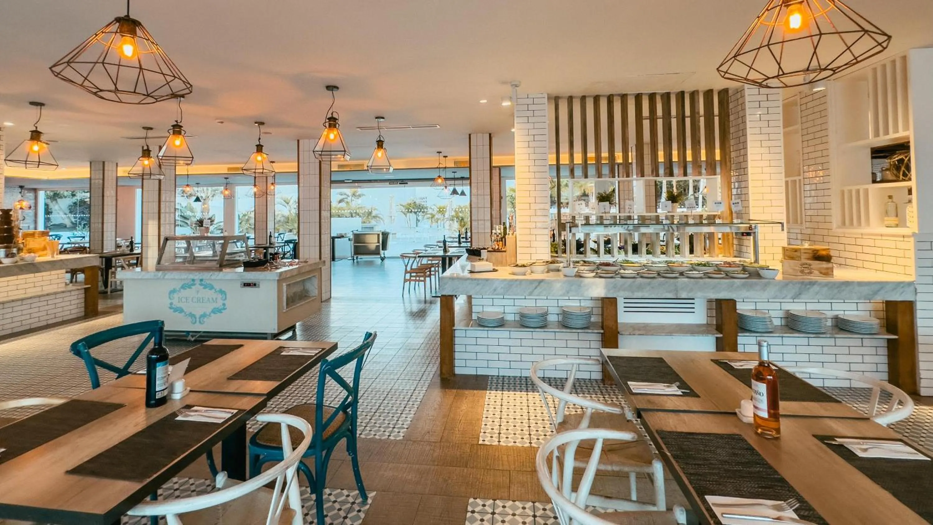 Restaurant/places to eat in Labranda Corralejo Village