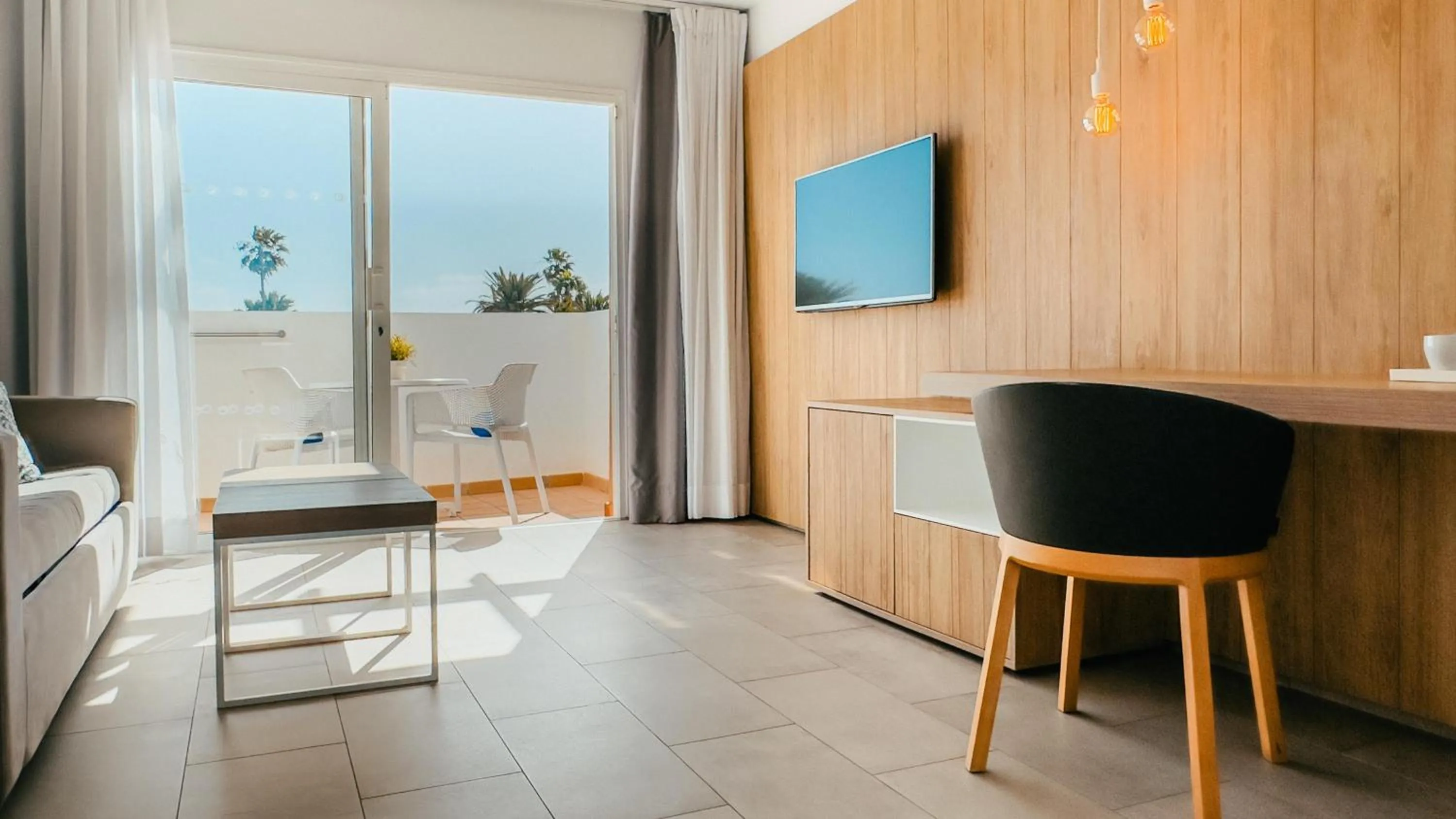 Photo of the whole room in Labranda Corralejo Village