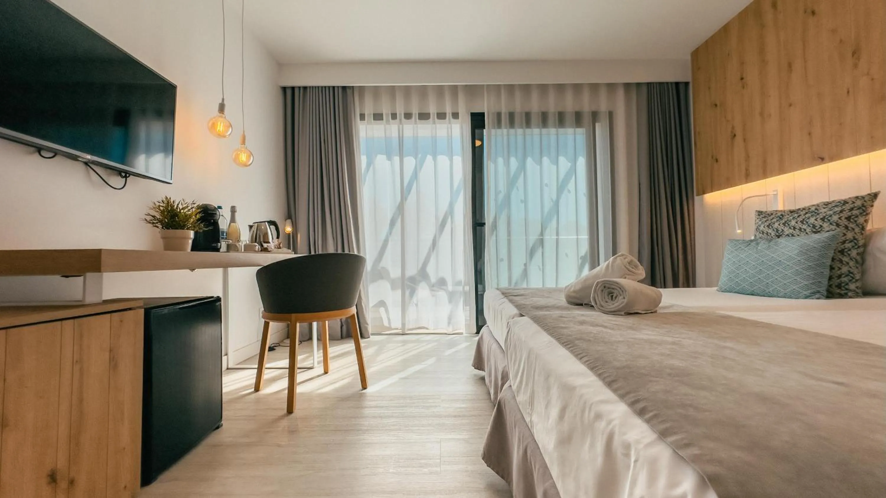 Photo of the whole room, Bed in Labranda Corralejo Village