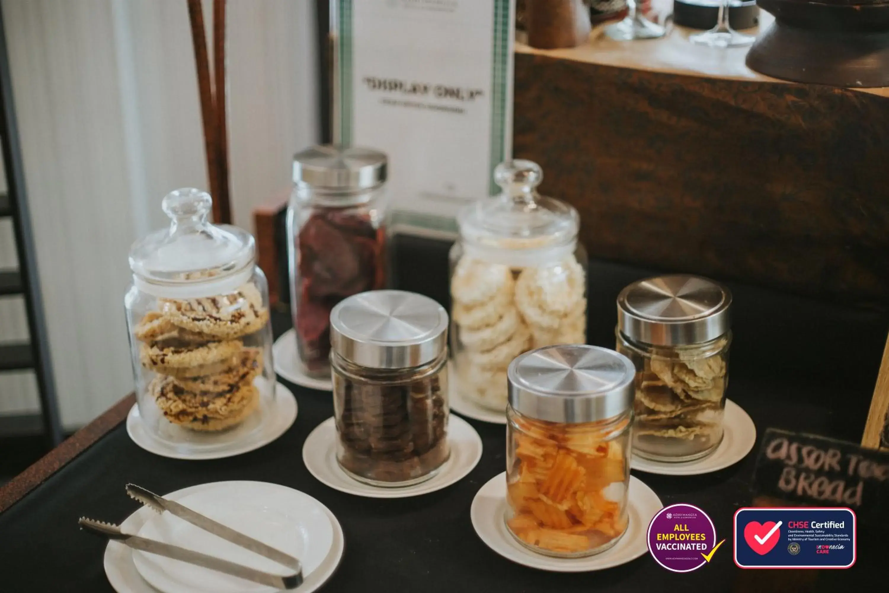 Restaurant/places to eat in Adhiwangsa Hotel Restaurant/places to eat in Adhiwangsa Hotel