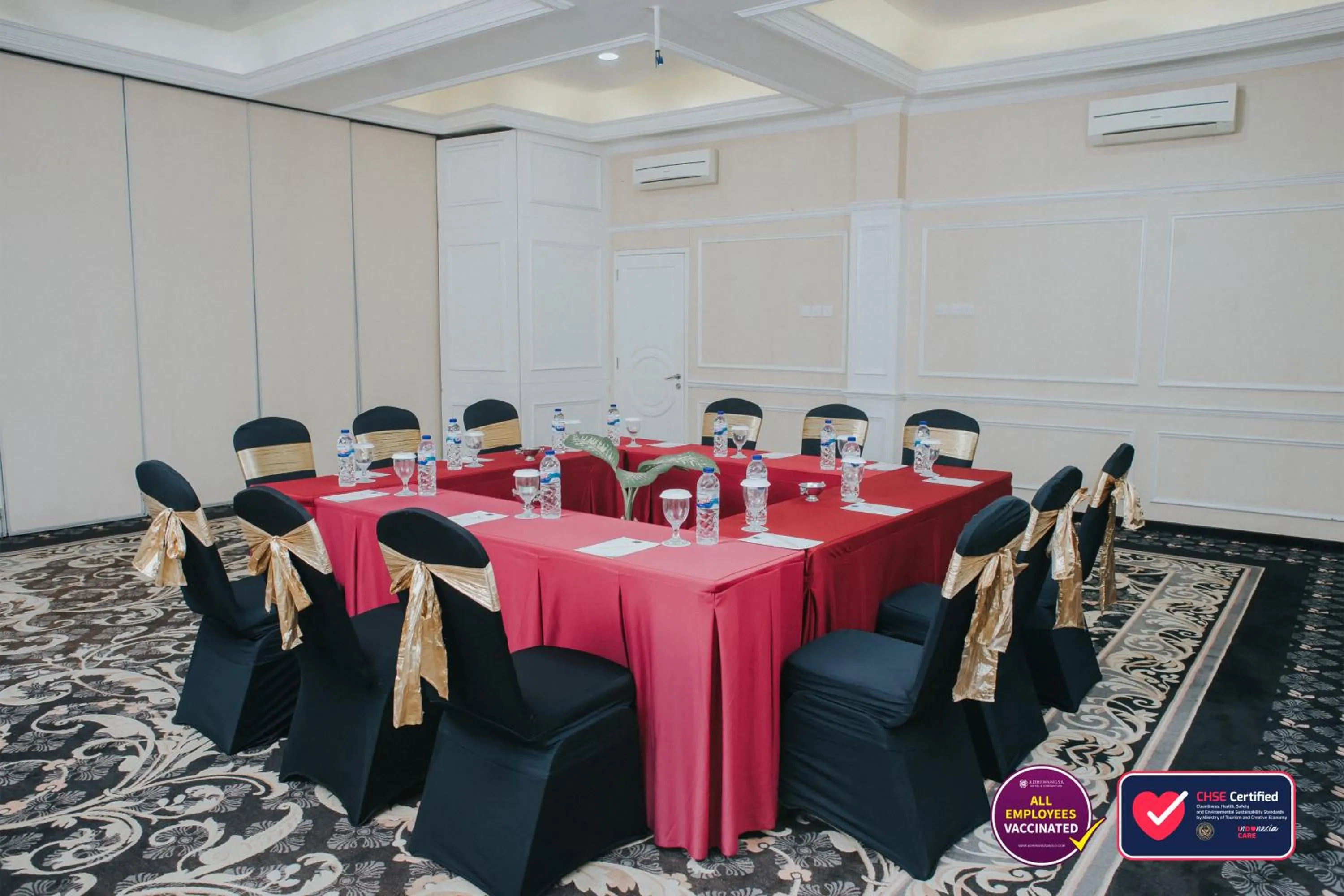 Meeting/conference room in Adhiwangsa Hotel