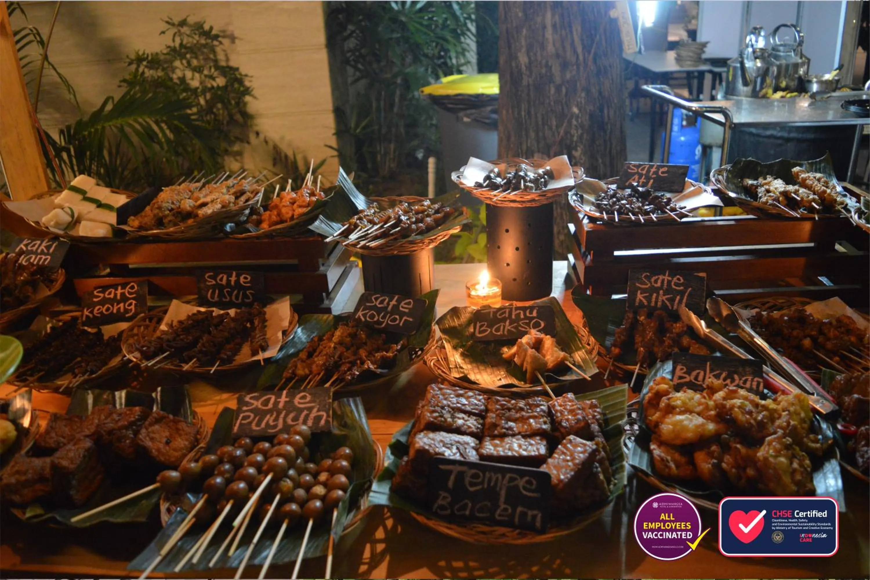 Restaurant/places to eat in Adhiwangsa Hotel