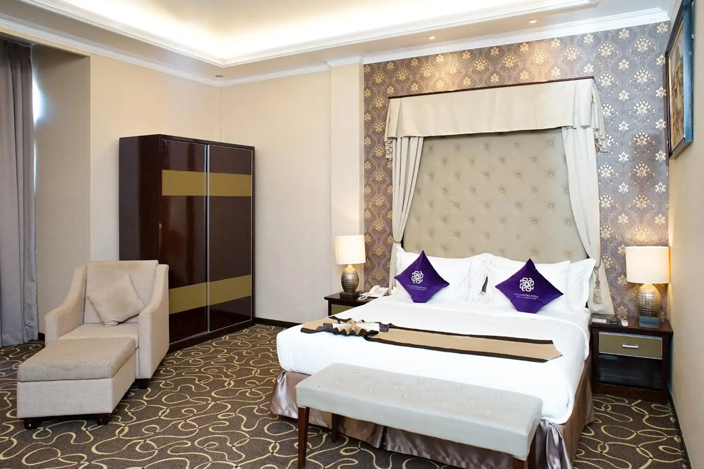 Bedroom, Bed in Adhiwangsa Hotel Bedroom, Bed in Adhiwangsa Hotel