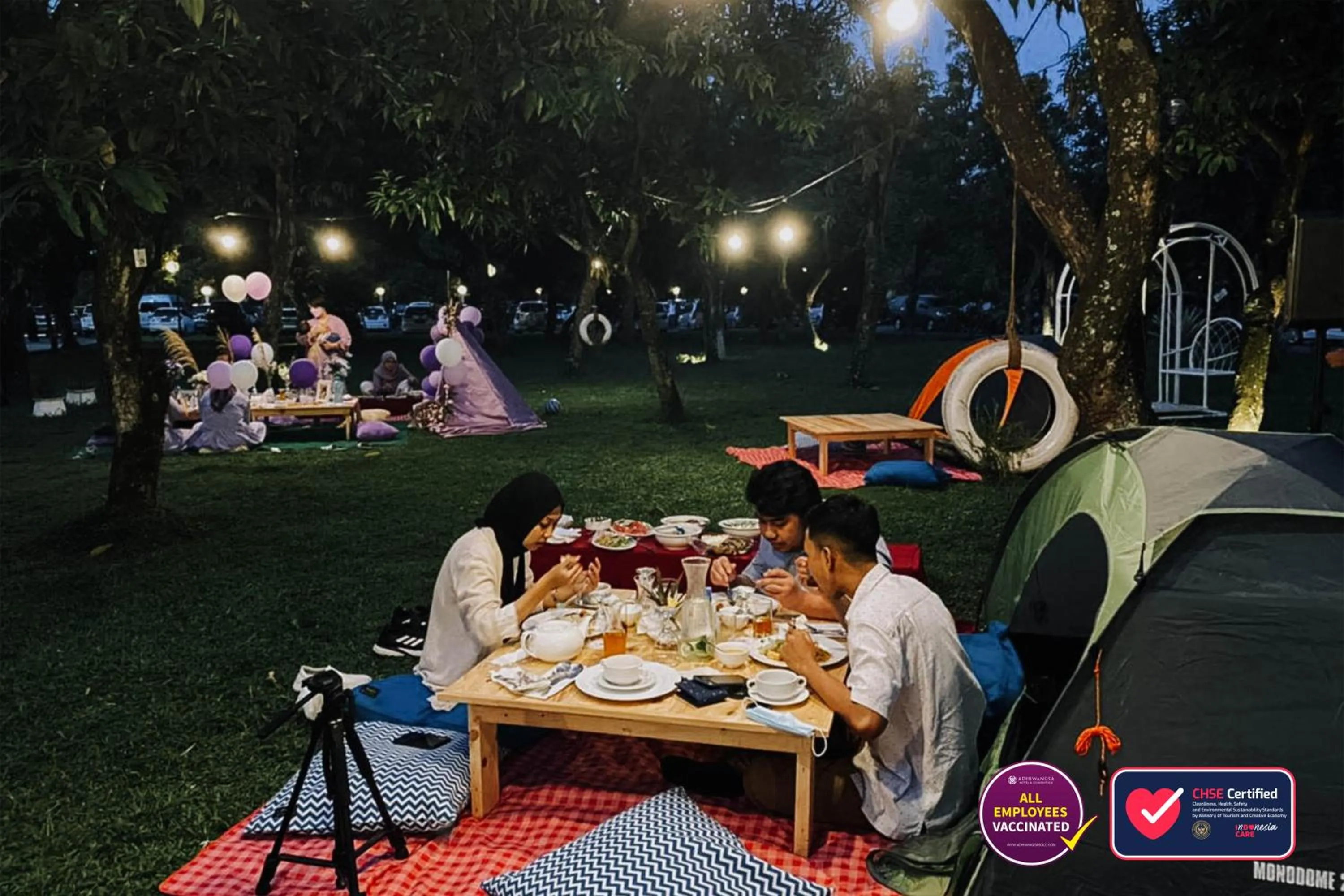 Restaurant/places to eat in Adhiwangsa Hotel