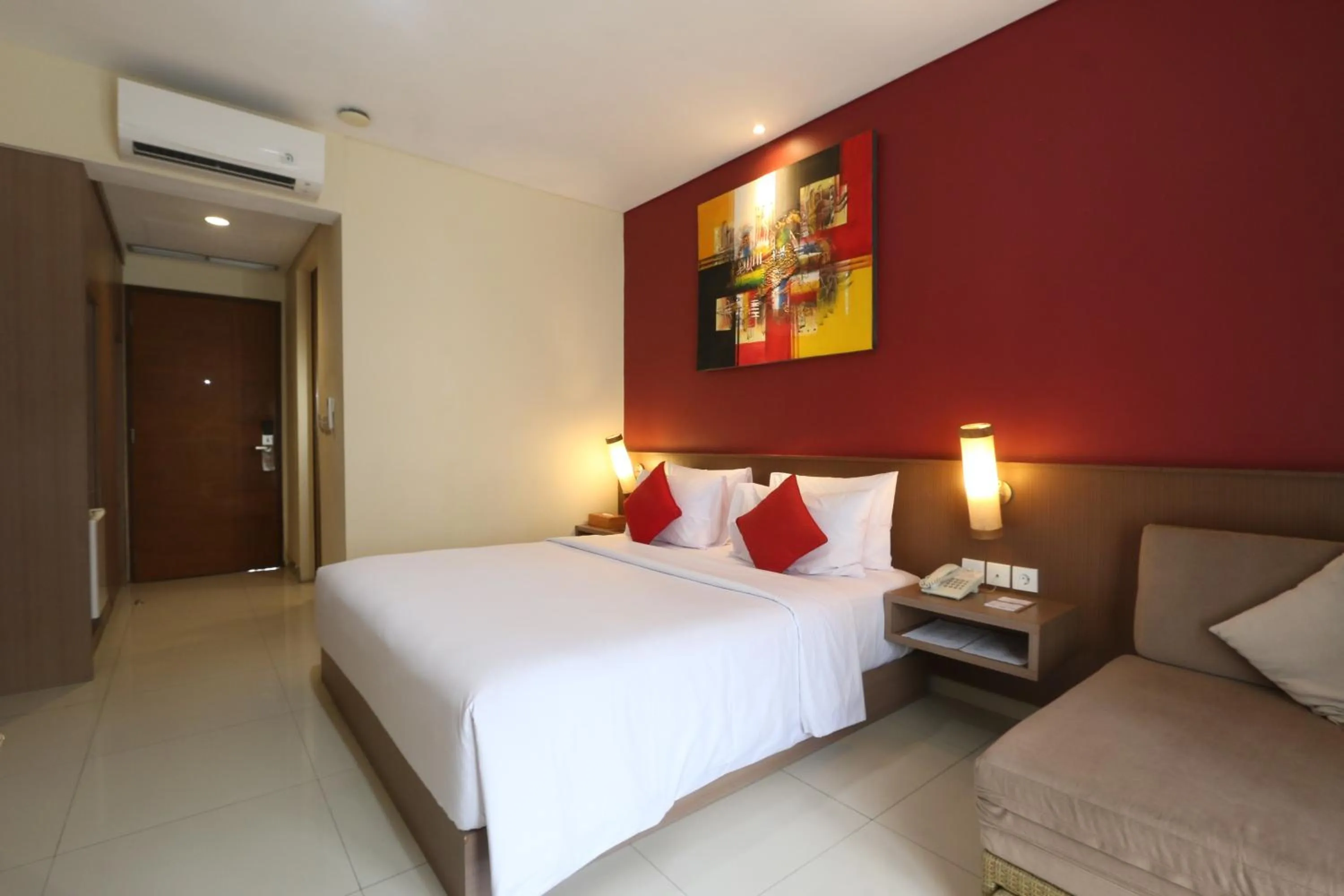 Bedroom, Bed in Grand La Walon Hotel