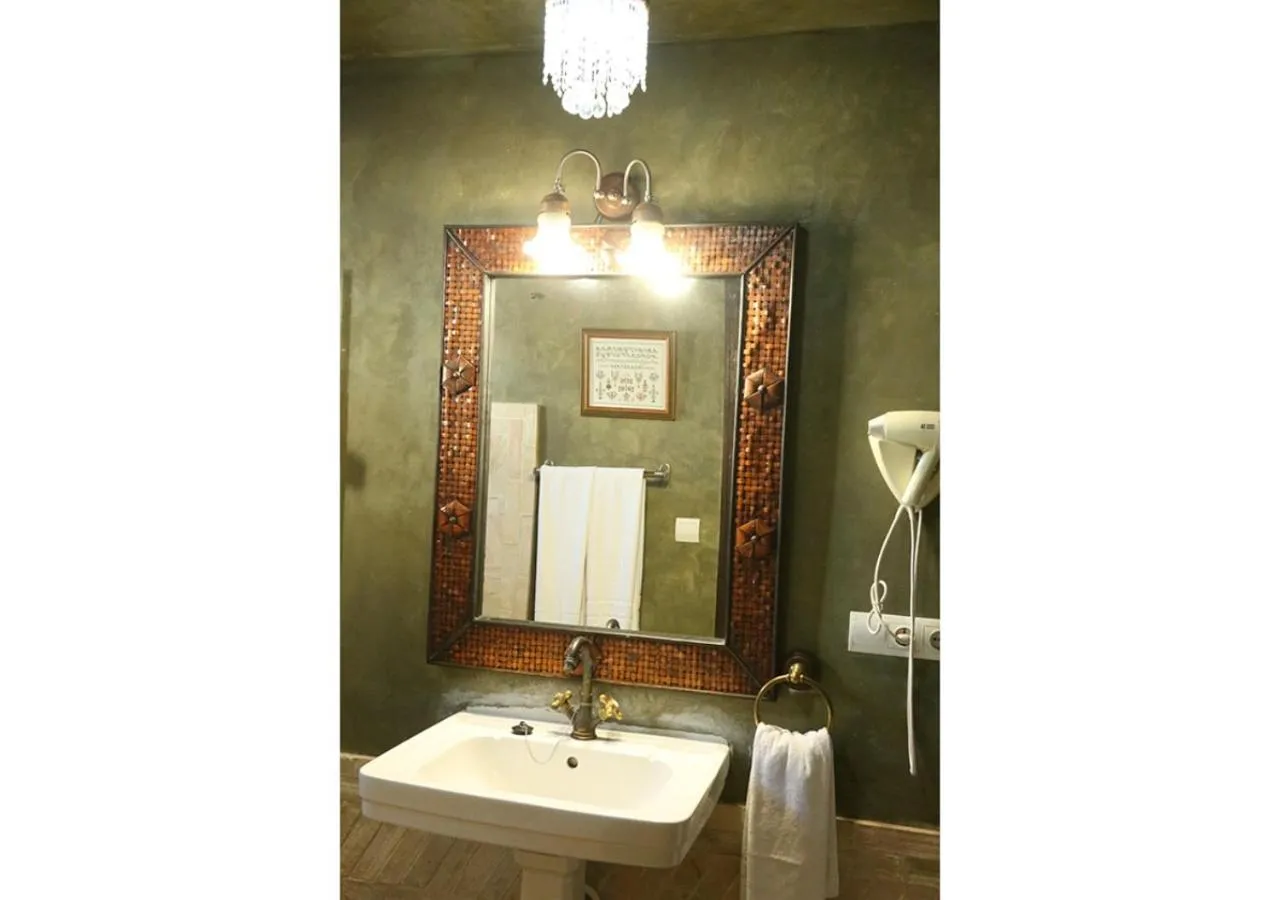 Bathroom in La Casona de Calderón Gastronomic & Boutique Hotel