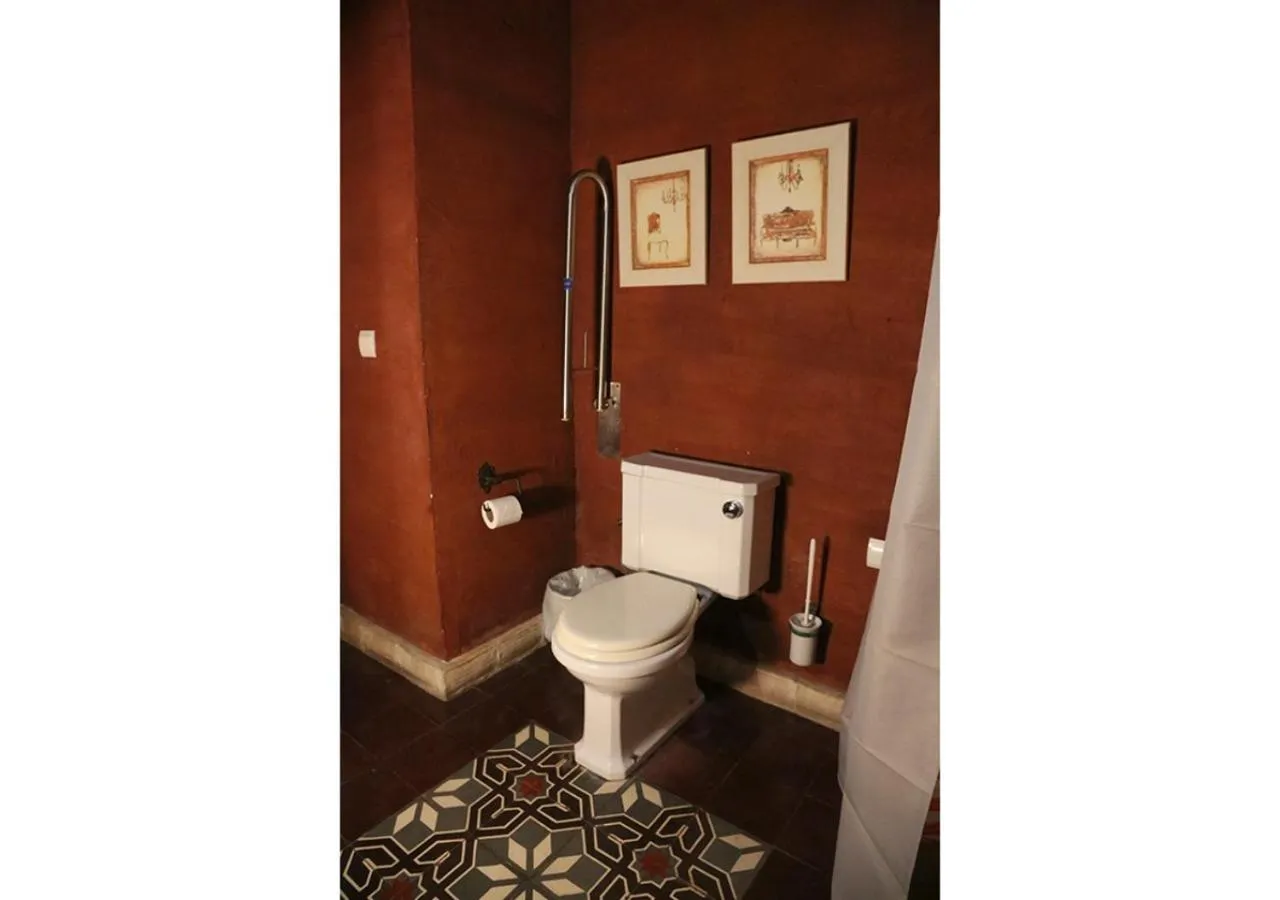 Bathroom in La Casona de Calderón Gastronomic & Boutique Hotel