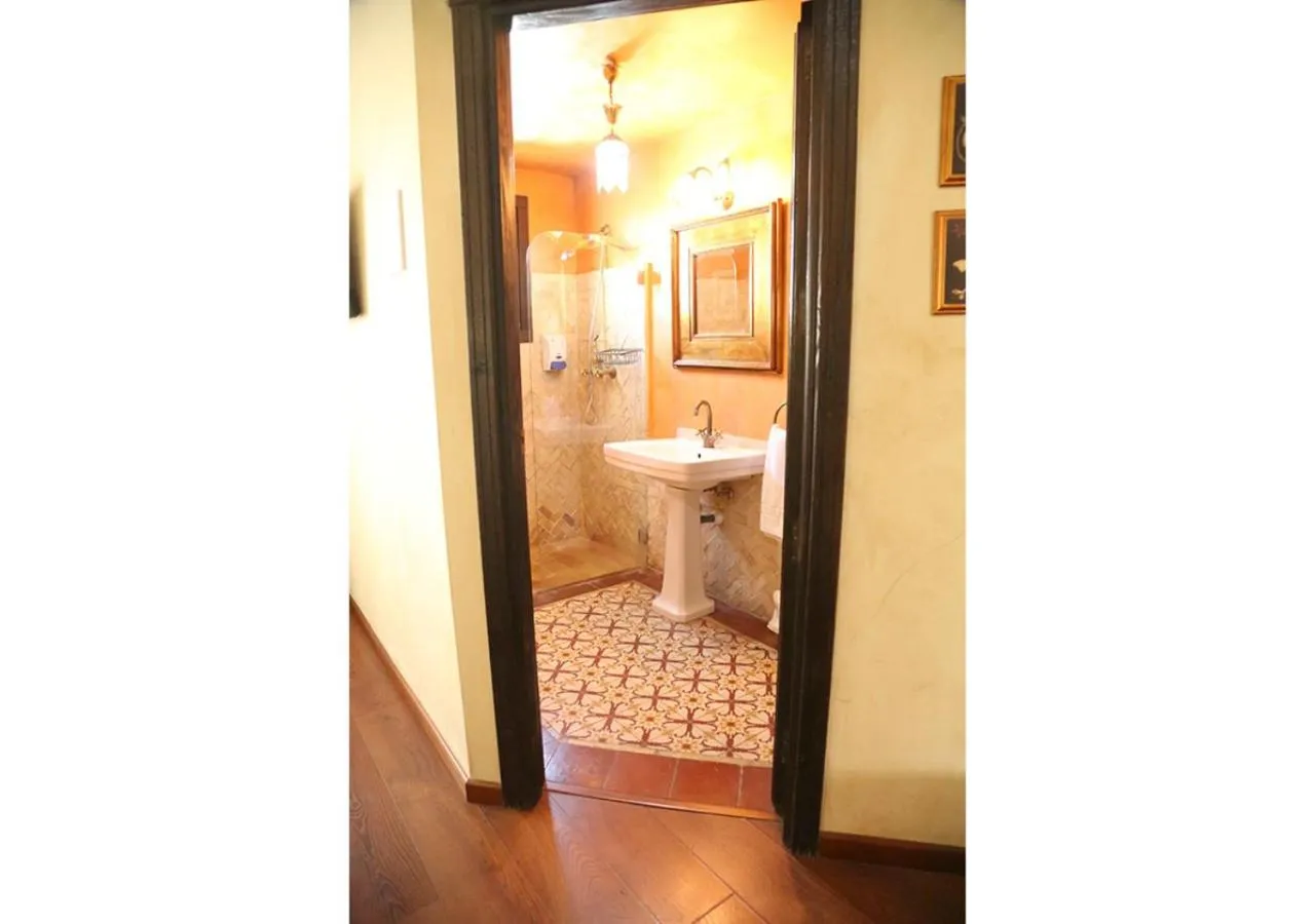 Bathroom in La Casona de Calderón Gastronomic & Boutique Hotel