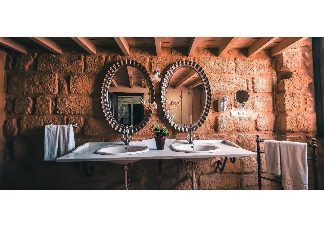 Bathroom in La Casona de Calderón Gastronomic & Boutique Hotel