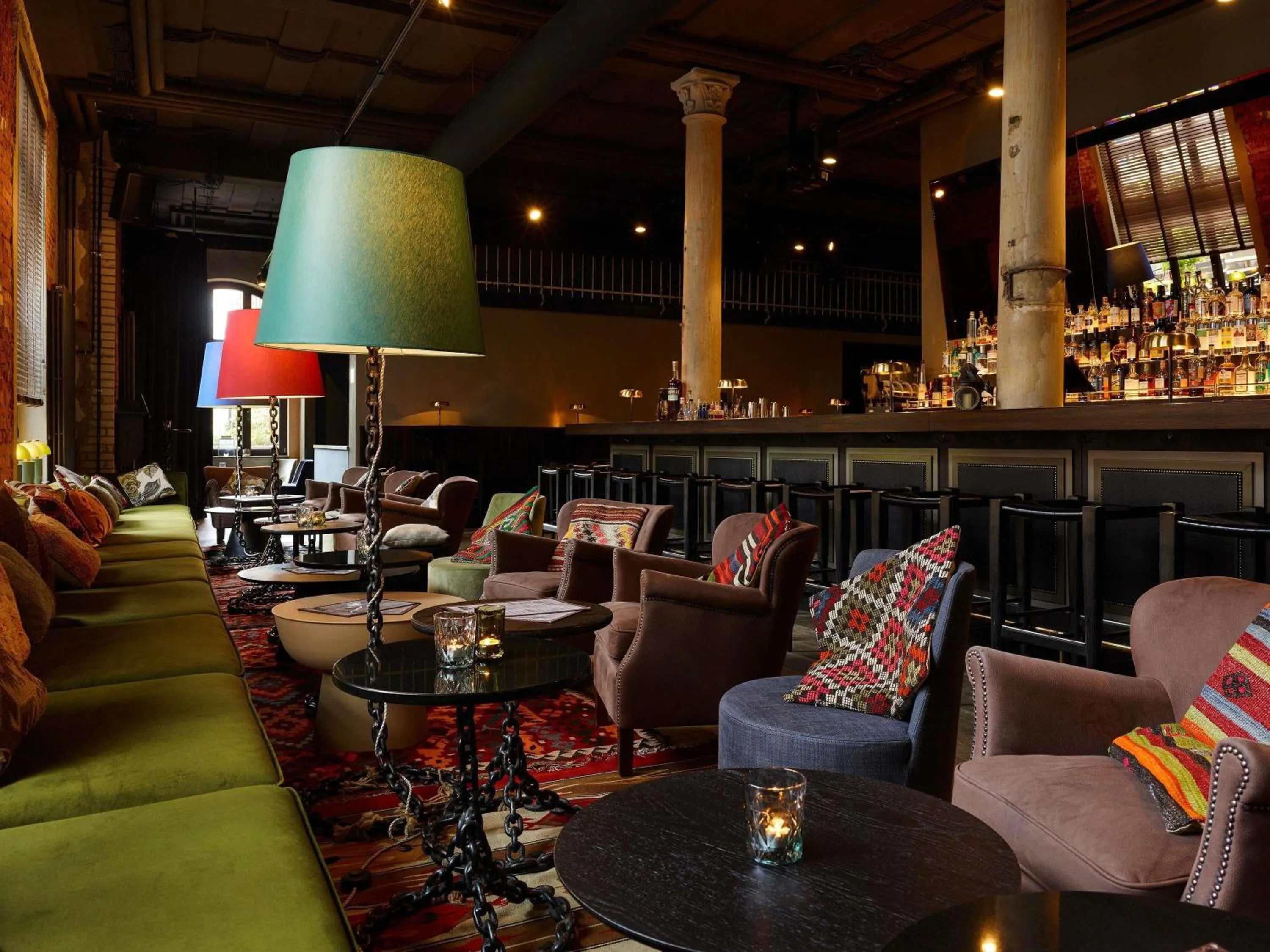 Lounge or bar in 25hours Hotel Altes Hafenamt