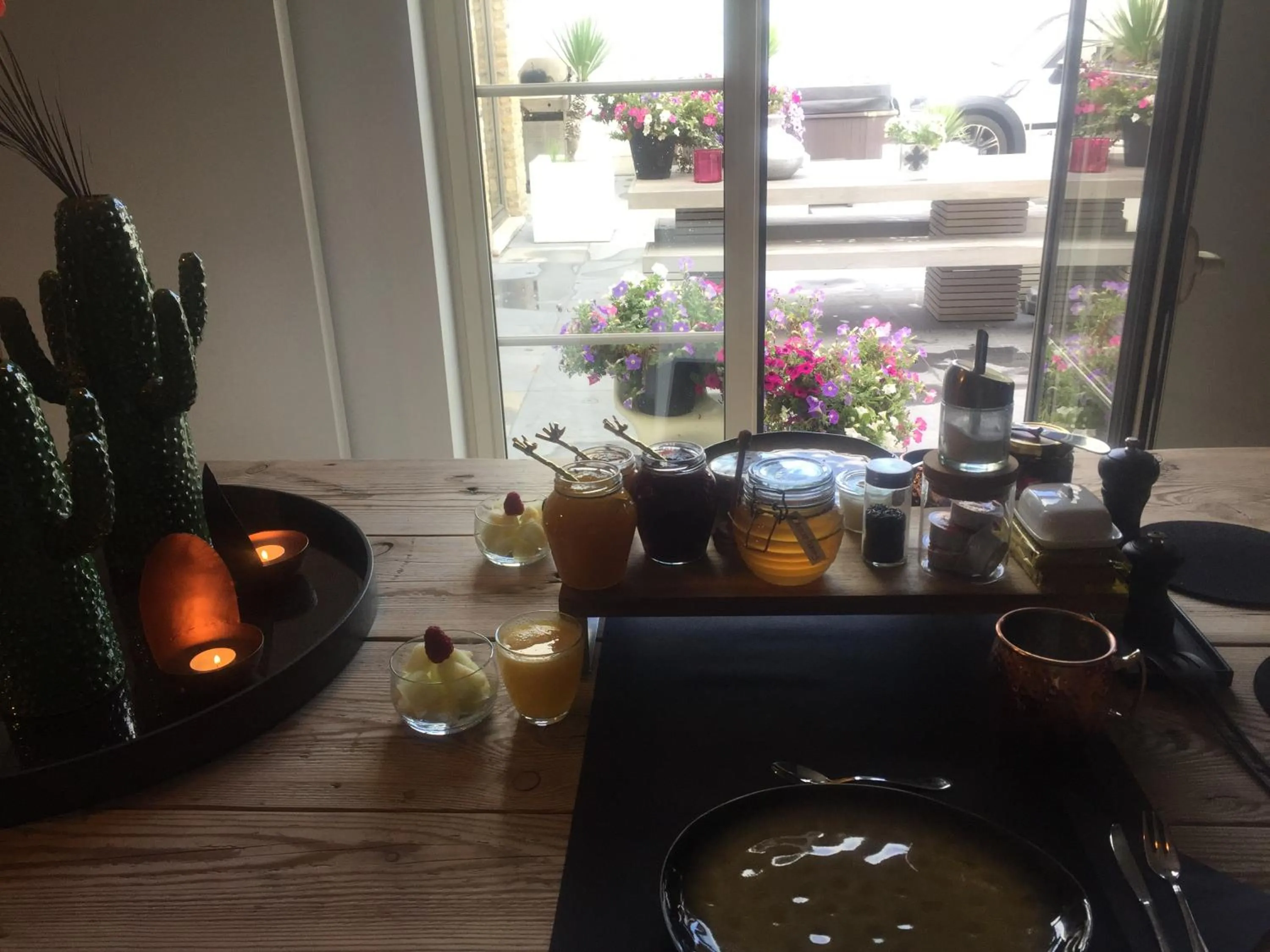 Continental breakfast in B&B Sixteen