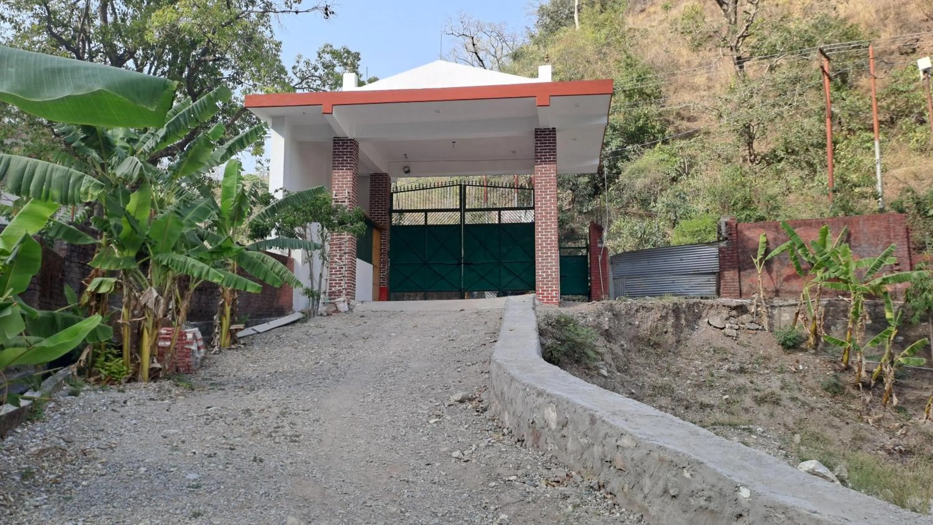 Property building in Swami Samarpan Ashram