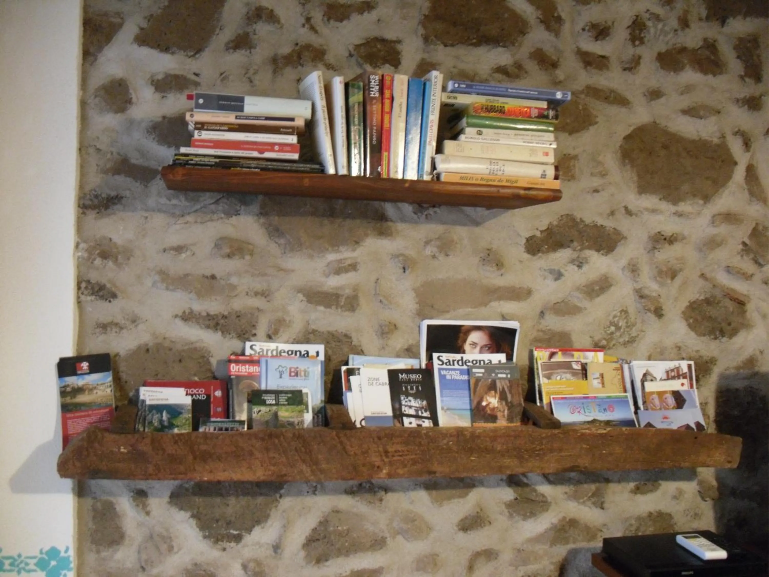 Communal lounge/ TV room in Nonna Murtas