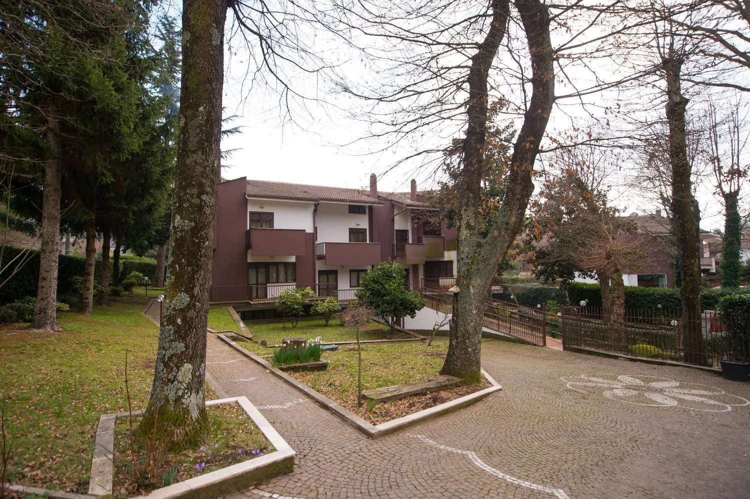 Property building in Maison 3g