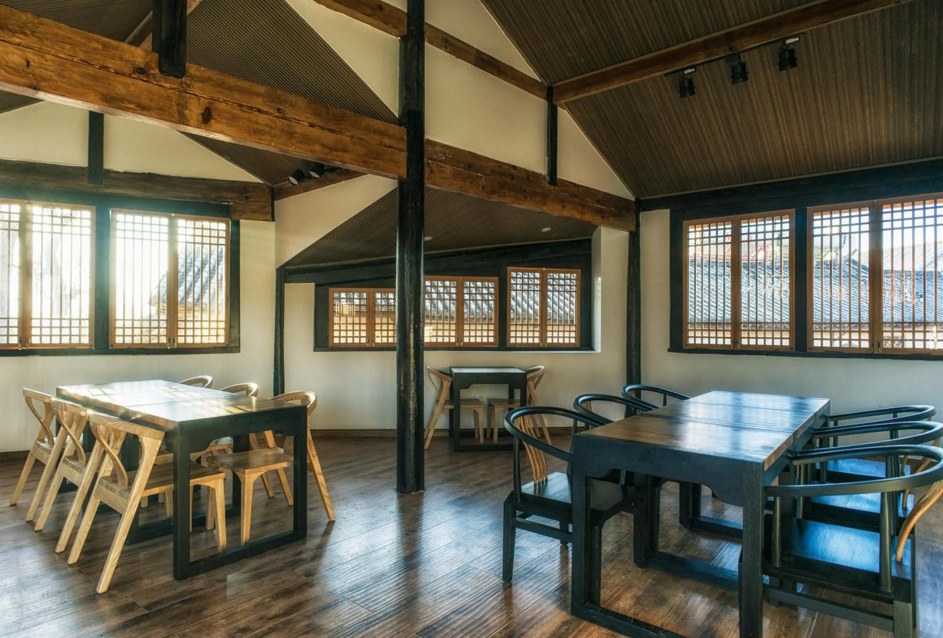 Restaurant/places to eat in Dali Shaxi Qing Jing Courtyard
