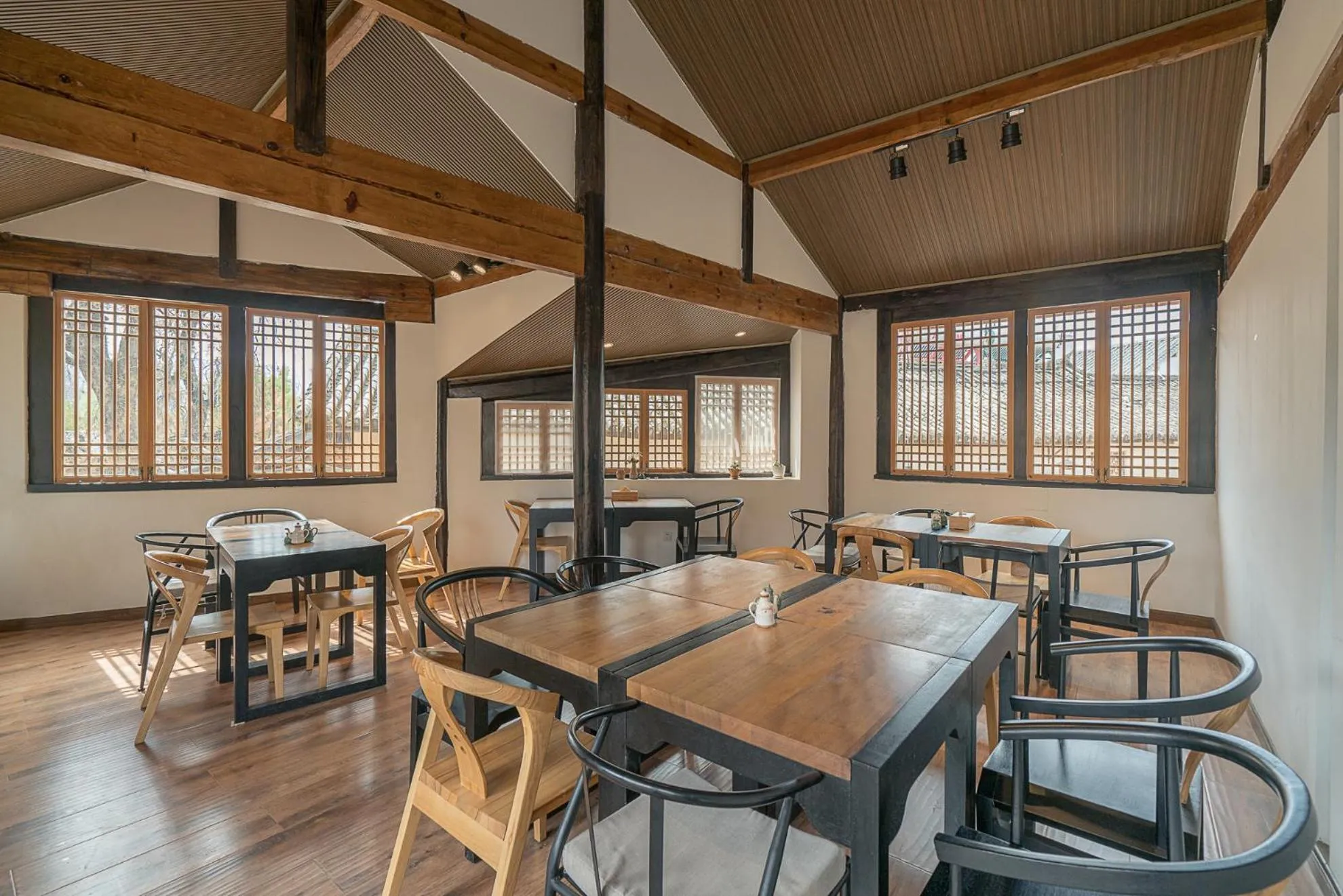 Restaurant/places to eat in Dali Shaxi Qing Jing Courtyard