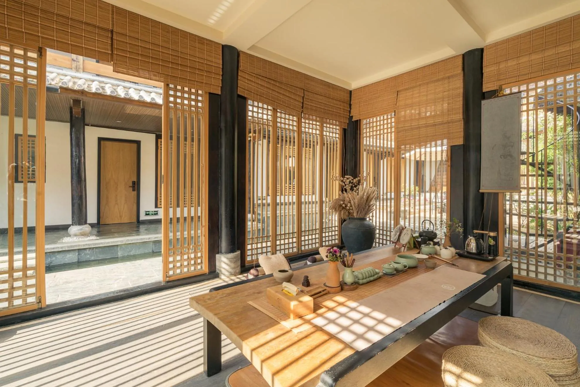 Lounge or bar in Dali Shaxi Qing Jing Courtyard