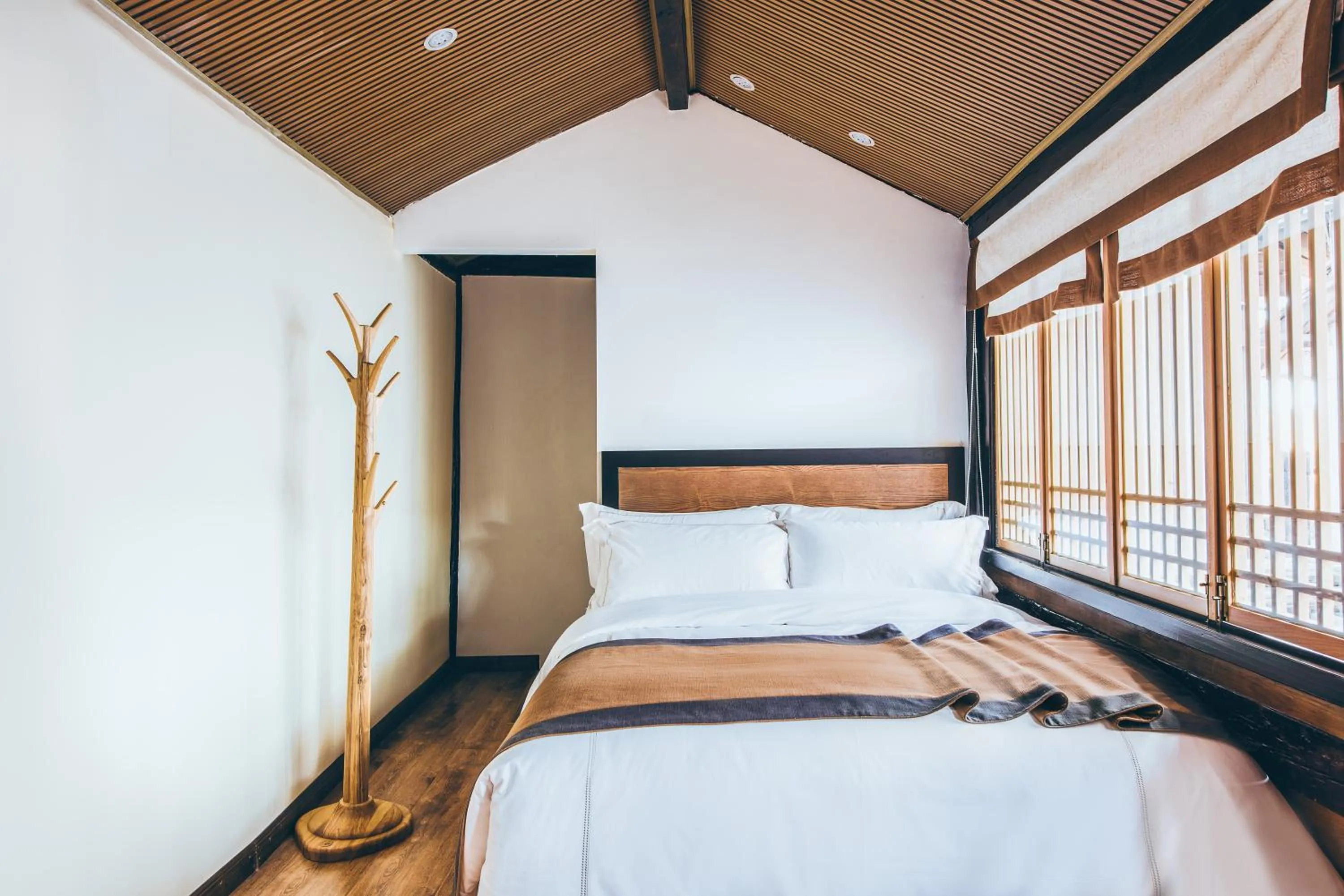 Suite in Dali Shaxi Qing Jing Courtyard