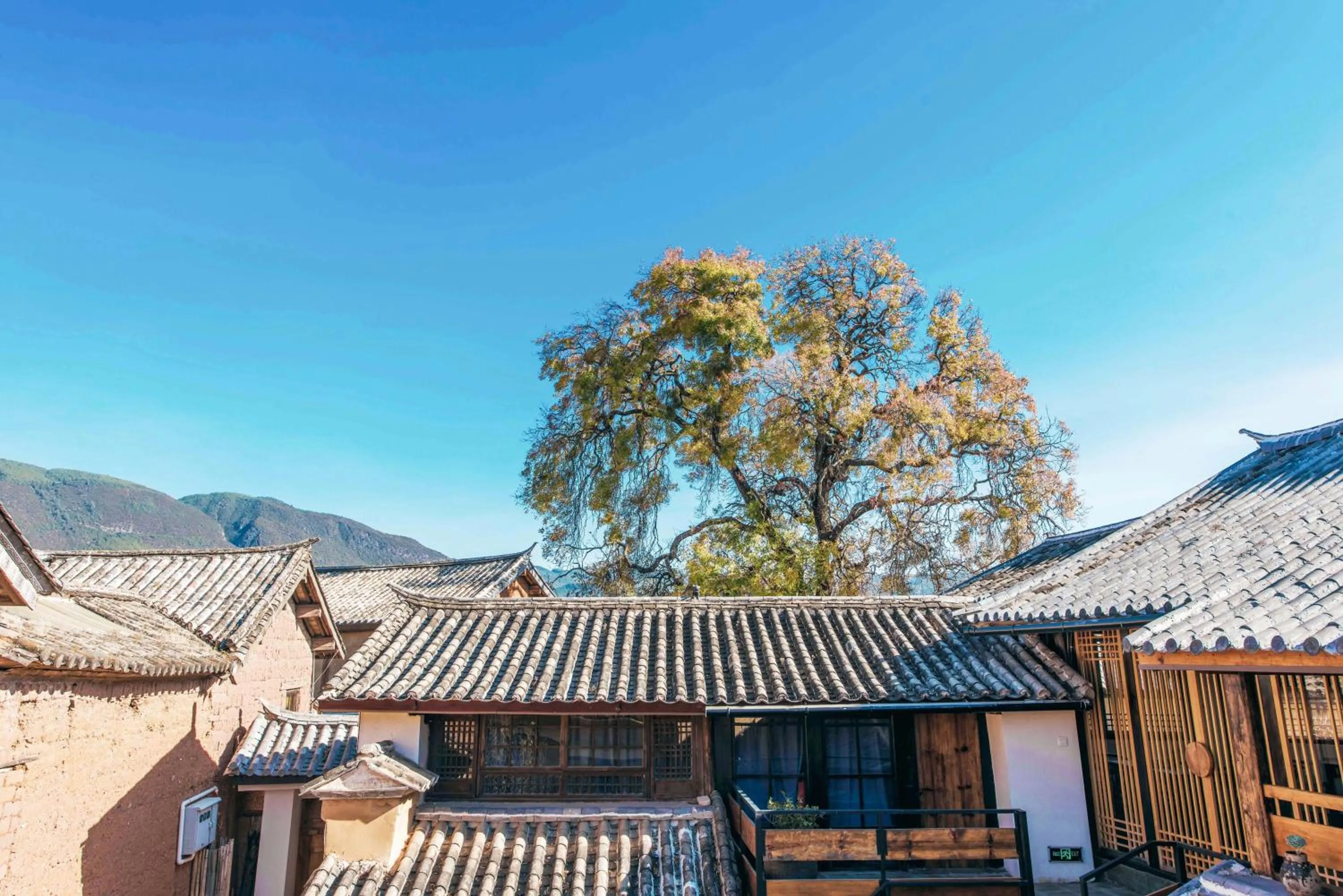 Balcony/Terrace in Dali Shaxi Qing Jing Courtyard