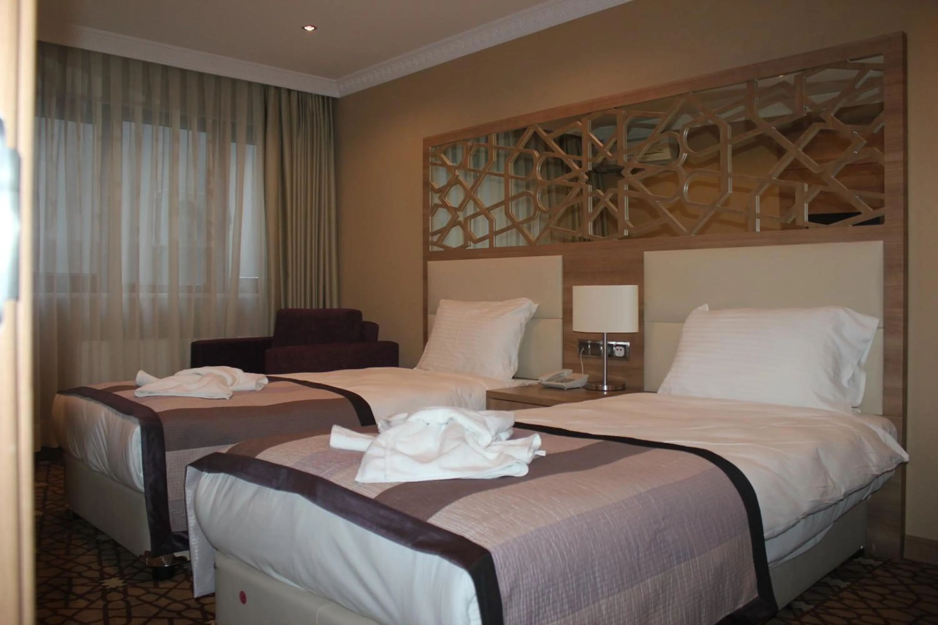 Shower, Bed in Prens Hotel