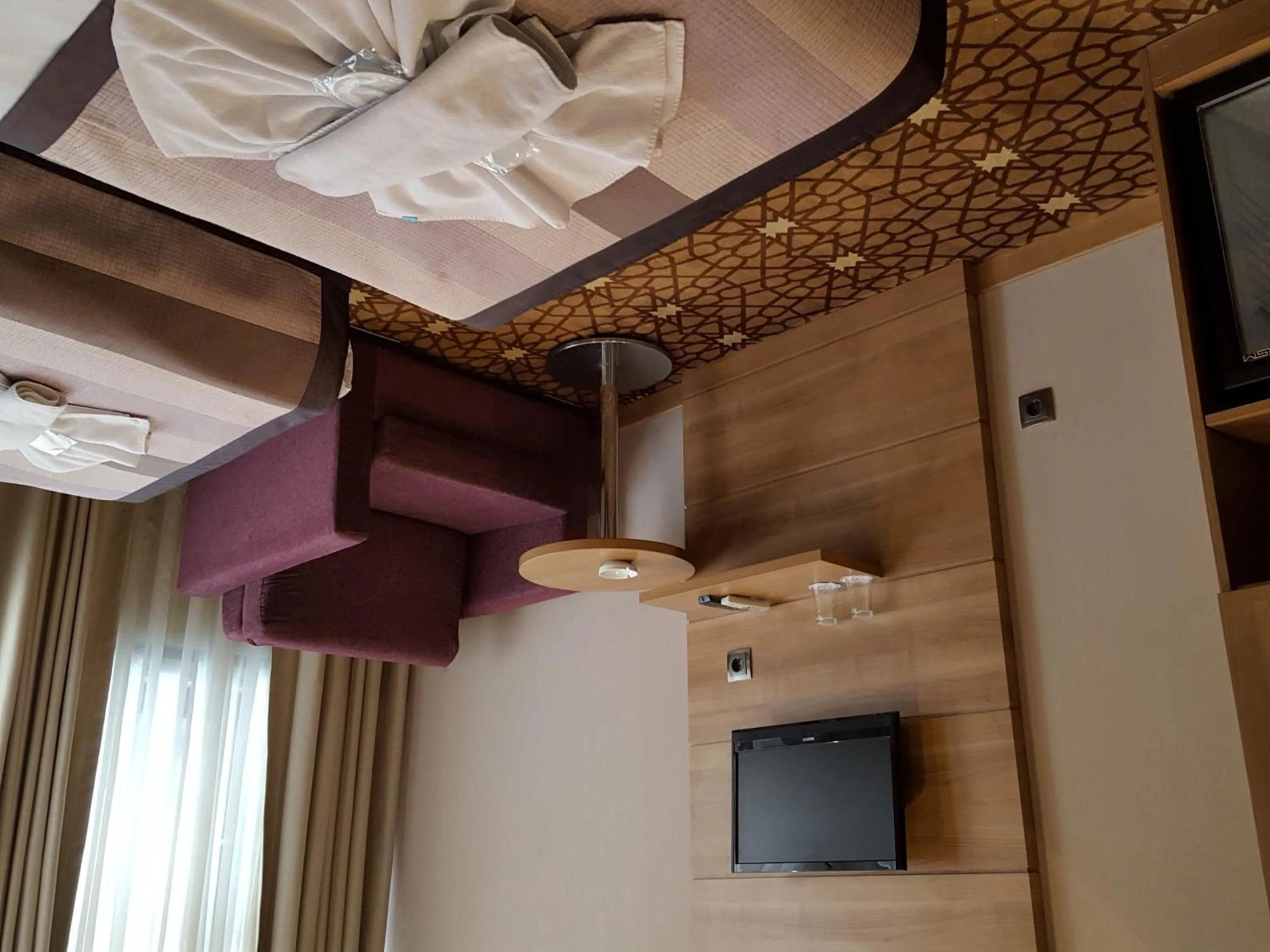 Shower in Prens Hotel