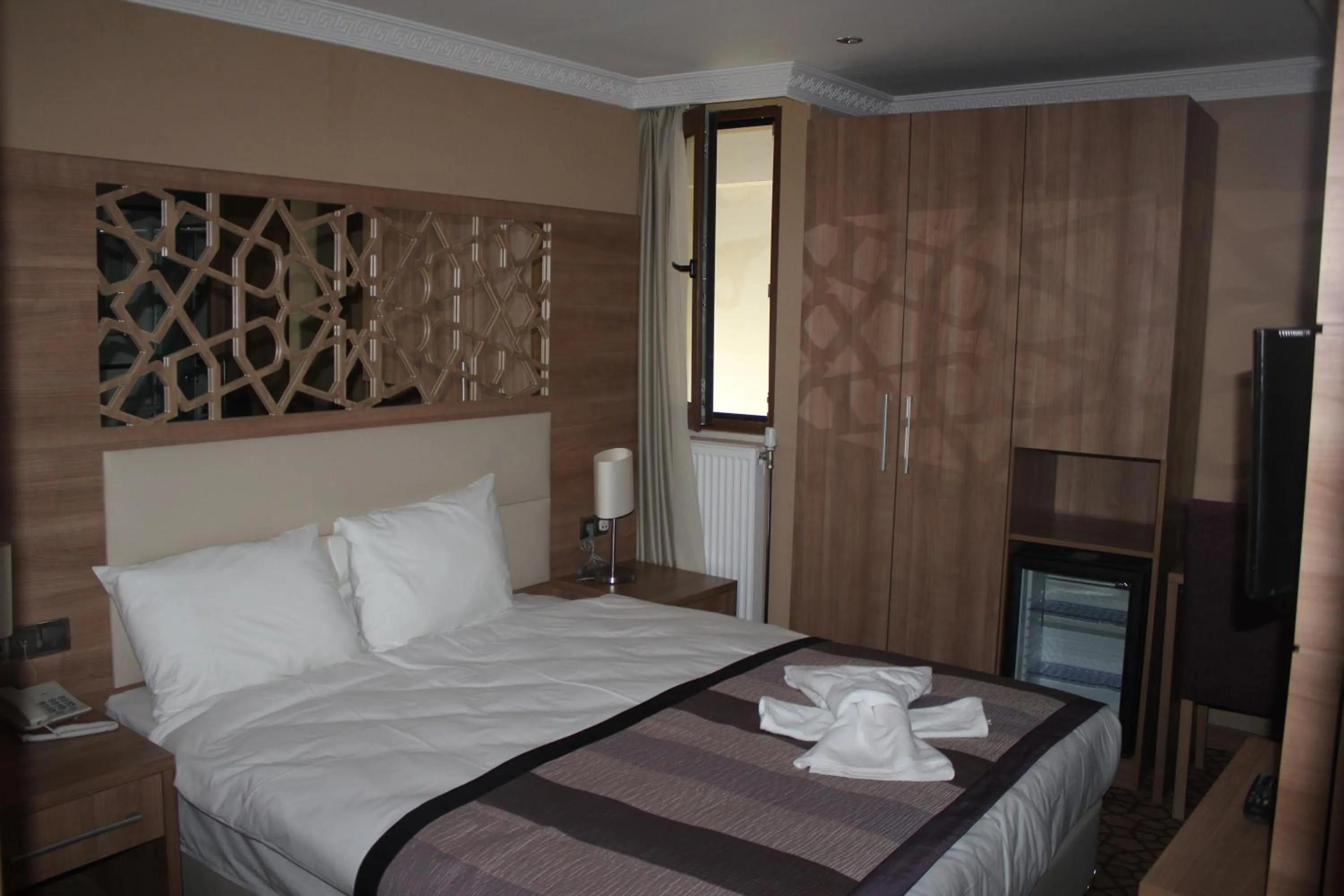 Shower, Bed in Prens Hotel