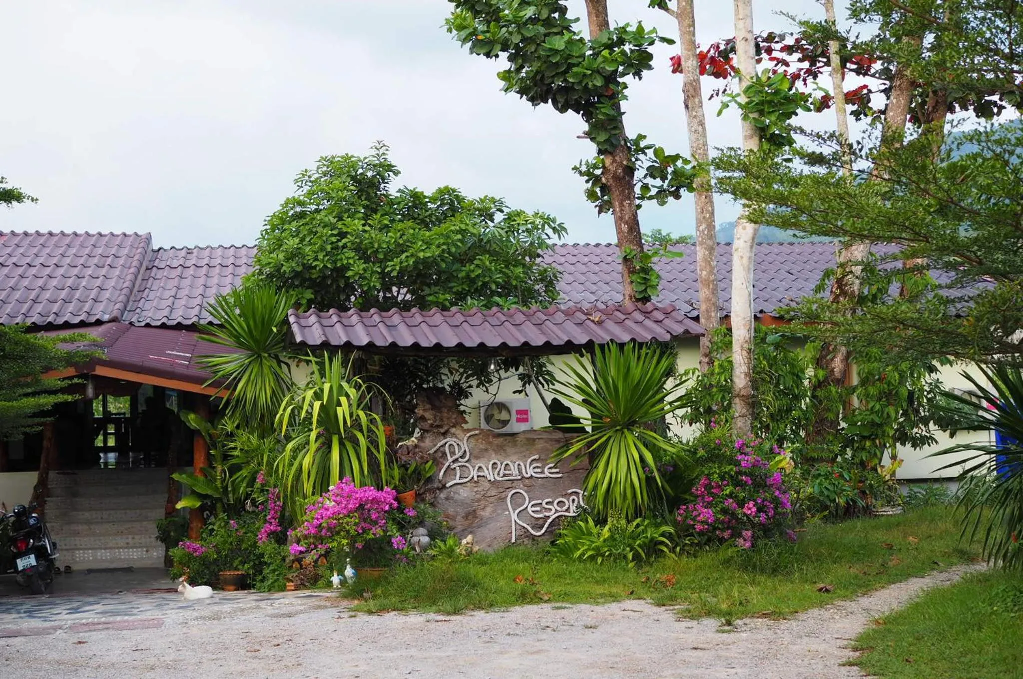 Restaurant/places to eat in Daranee Resort