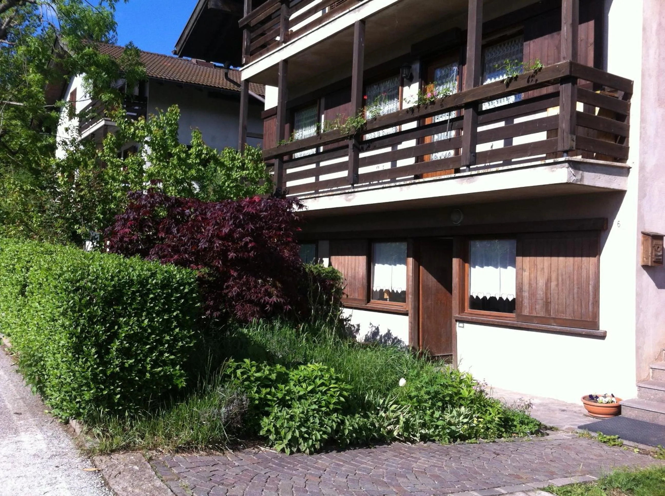 Facade/entrance in Almida