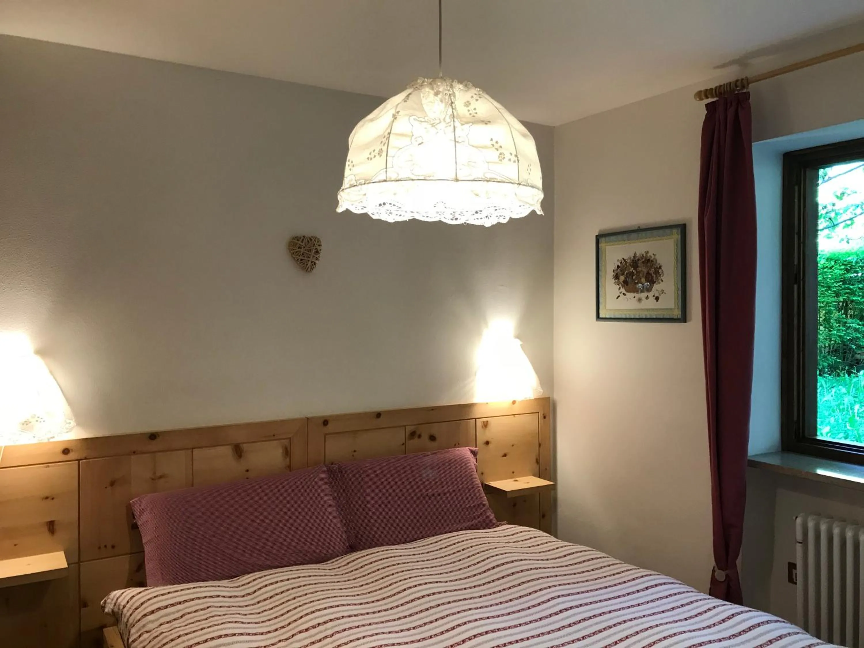 Bedroom, Bed in Almida