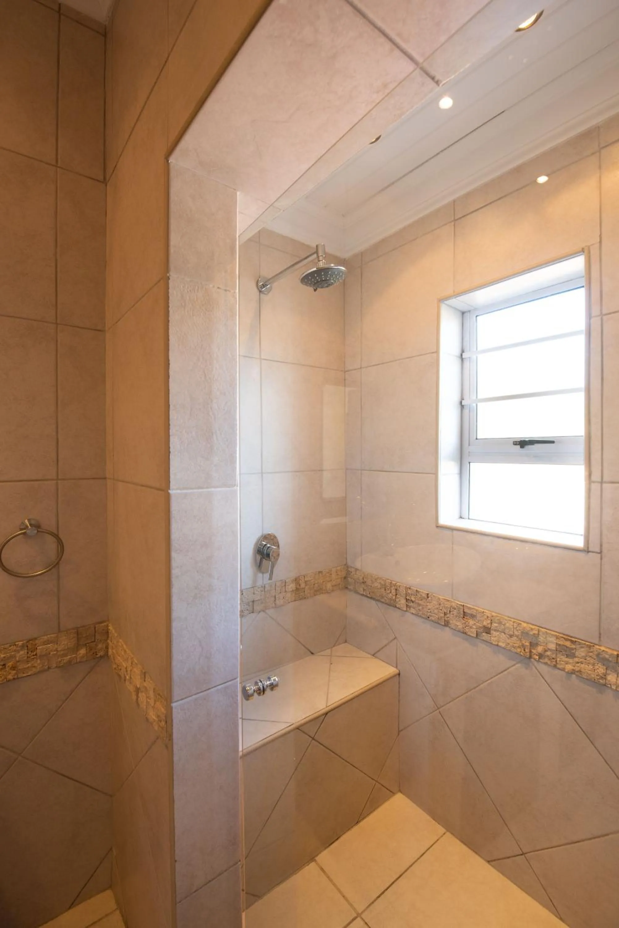 Bathroom in African Tulip Guesthouse