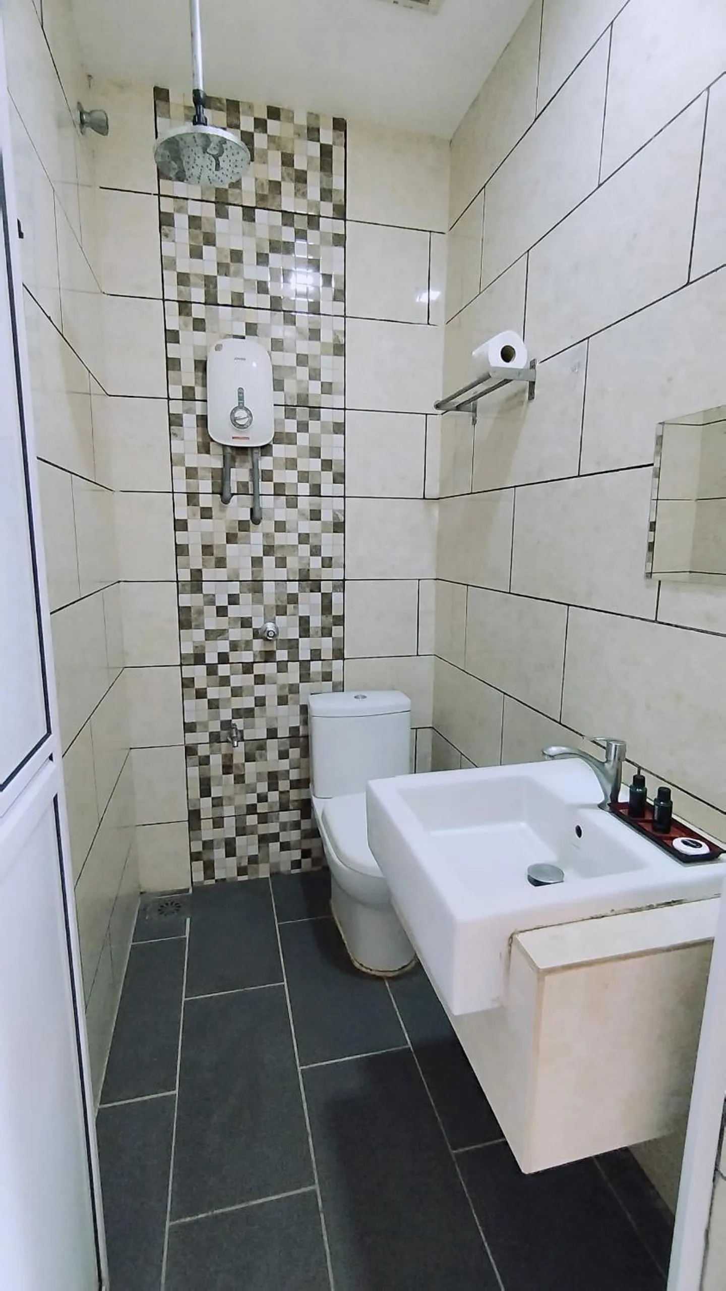 Shower in Mimilala Hotel @ i-City, Shah Alam