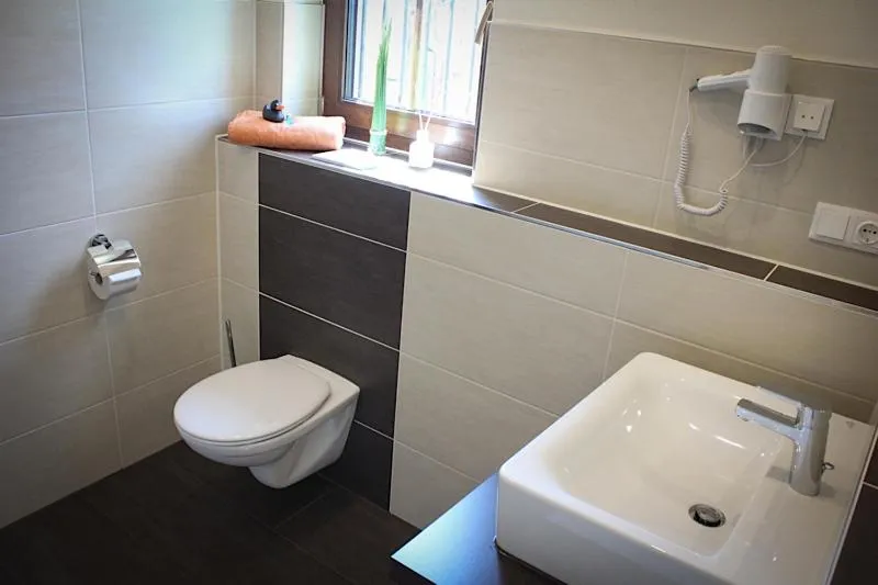 Toilet in Hotel Rosenhof Garni