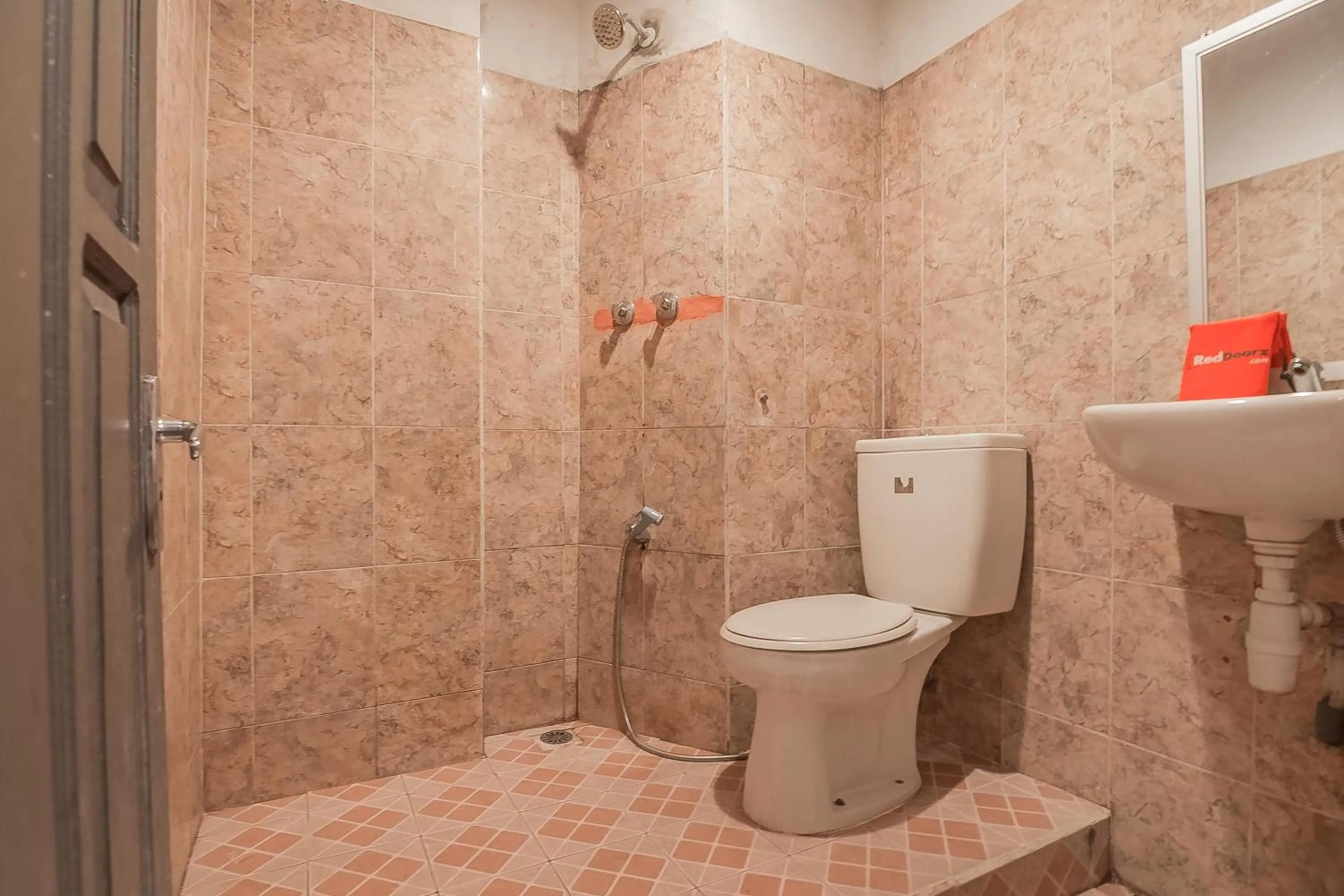 RedDoorz Syariah at Grand Taufiq Tarakan