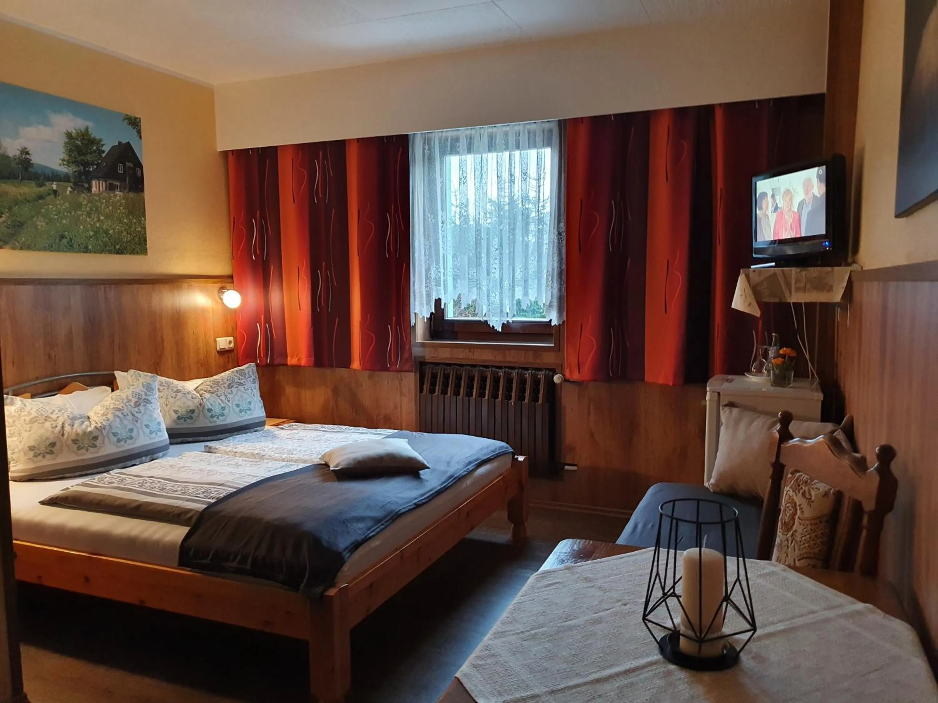 Photo of the whole room, Bed in Gästehaus Hutweide