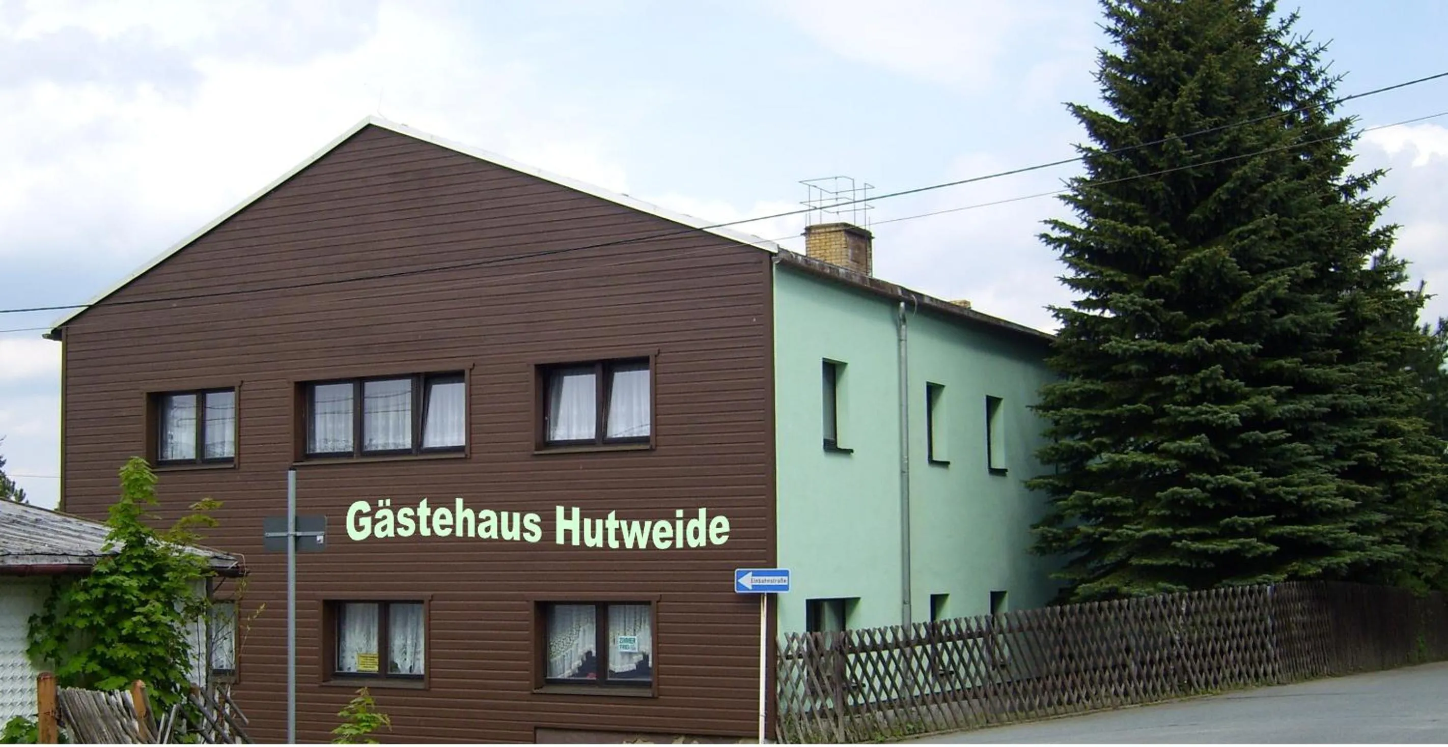 Property building in Gästehaus Hutweide