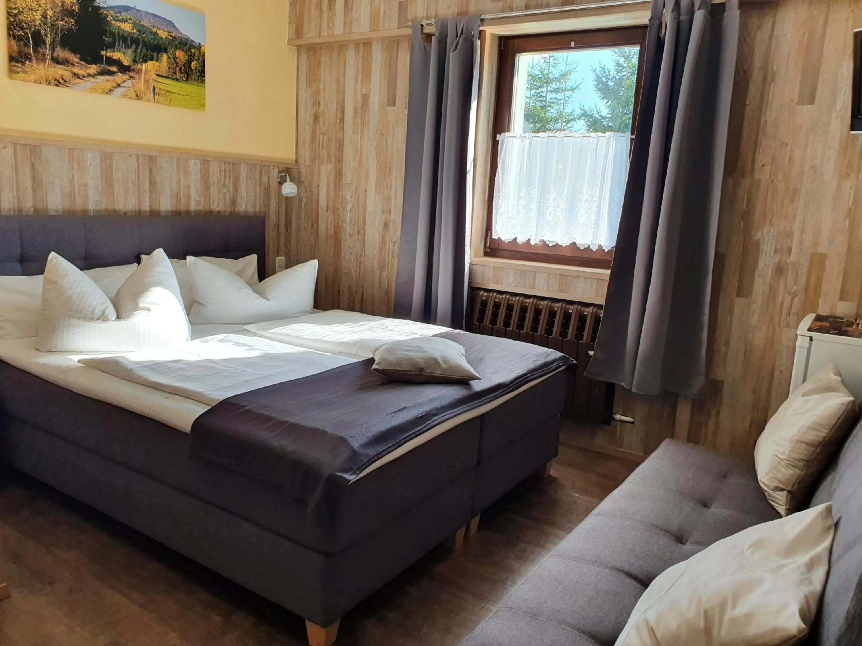 Photo of the whole room, Bed in Gästehaus Hutweide