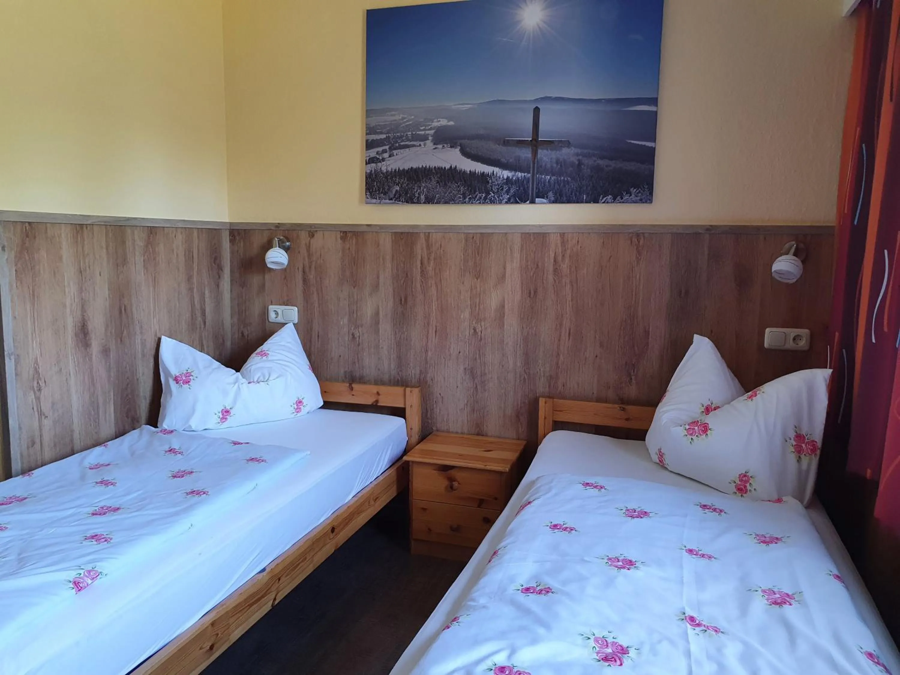 Photo of the whole room, Bed in Gästehaus Hutweide